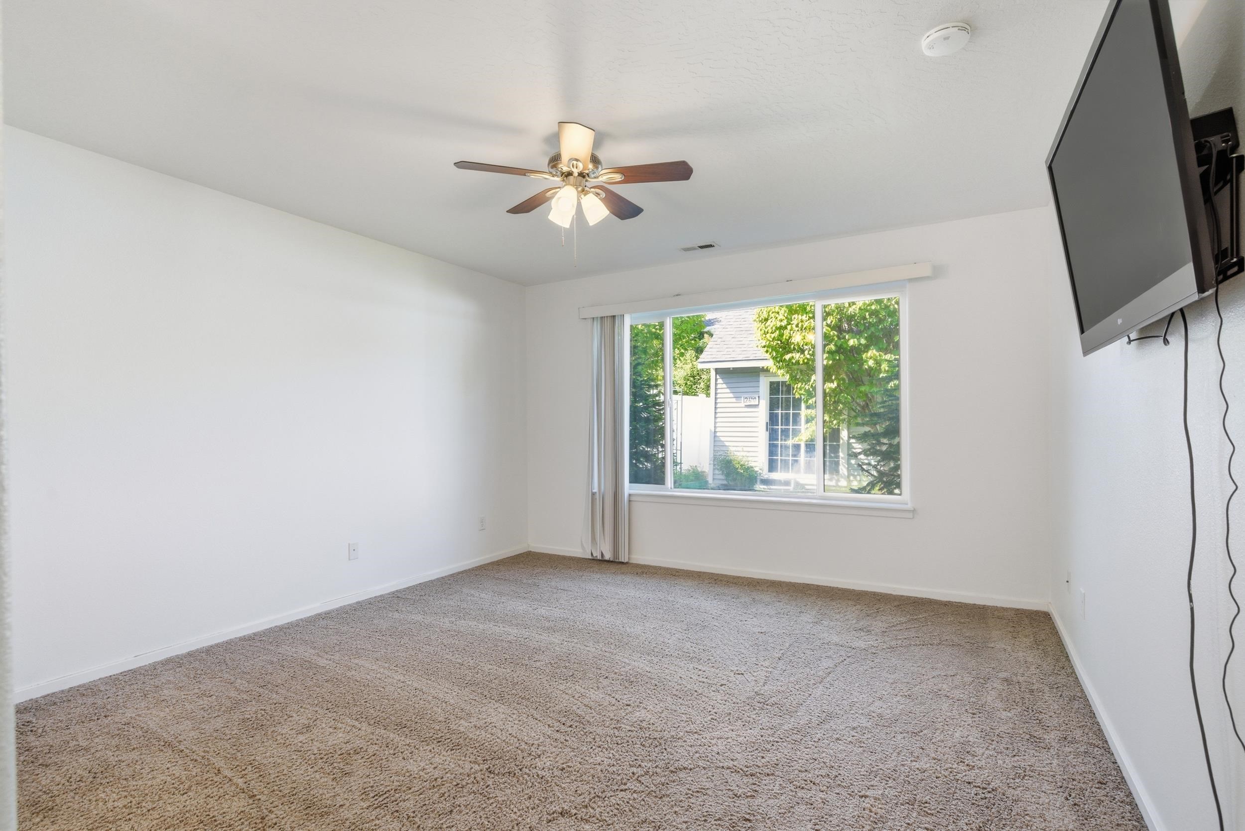 2610 W Parkway Dr - Photo 15
