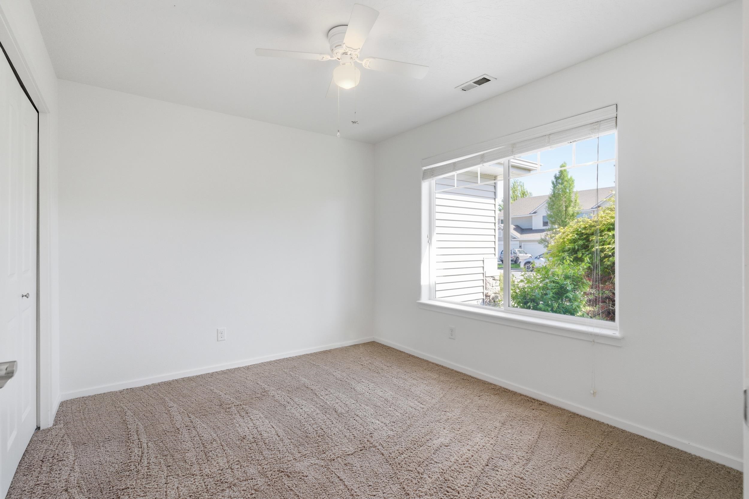 2610 W Parkway Dr - Photo 20