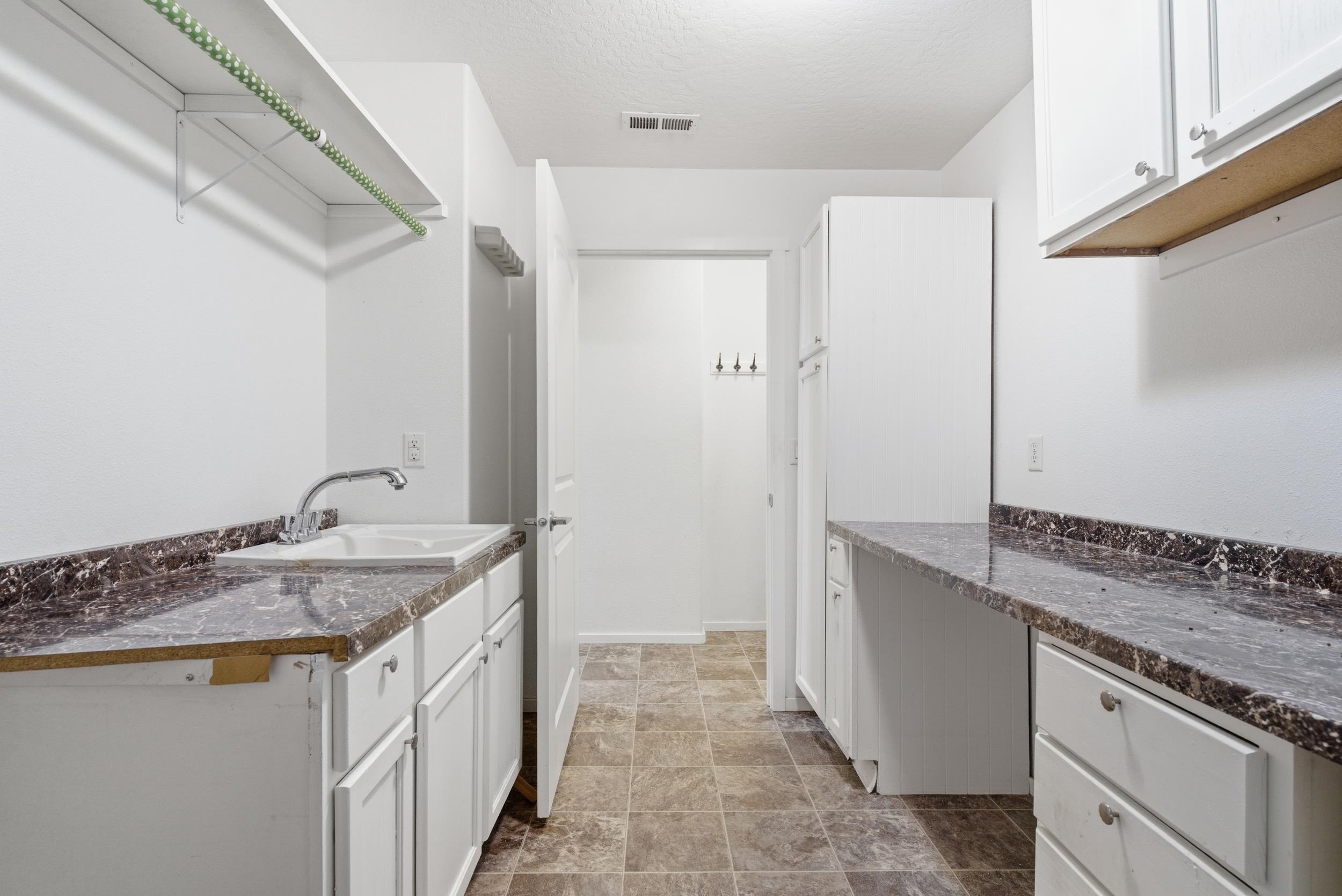 2610 W Parkway Dr - Photo 26