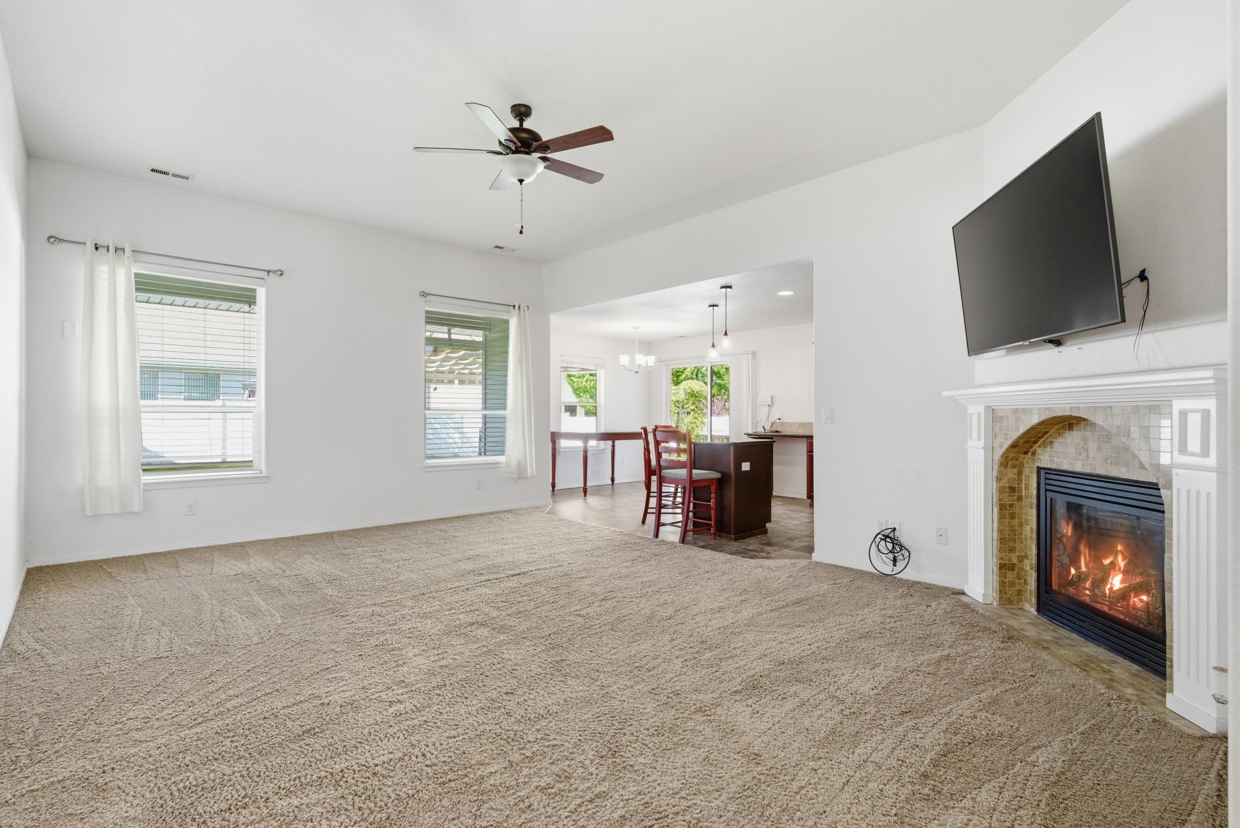 2610 W Parkway Dr - Photo 5