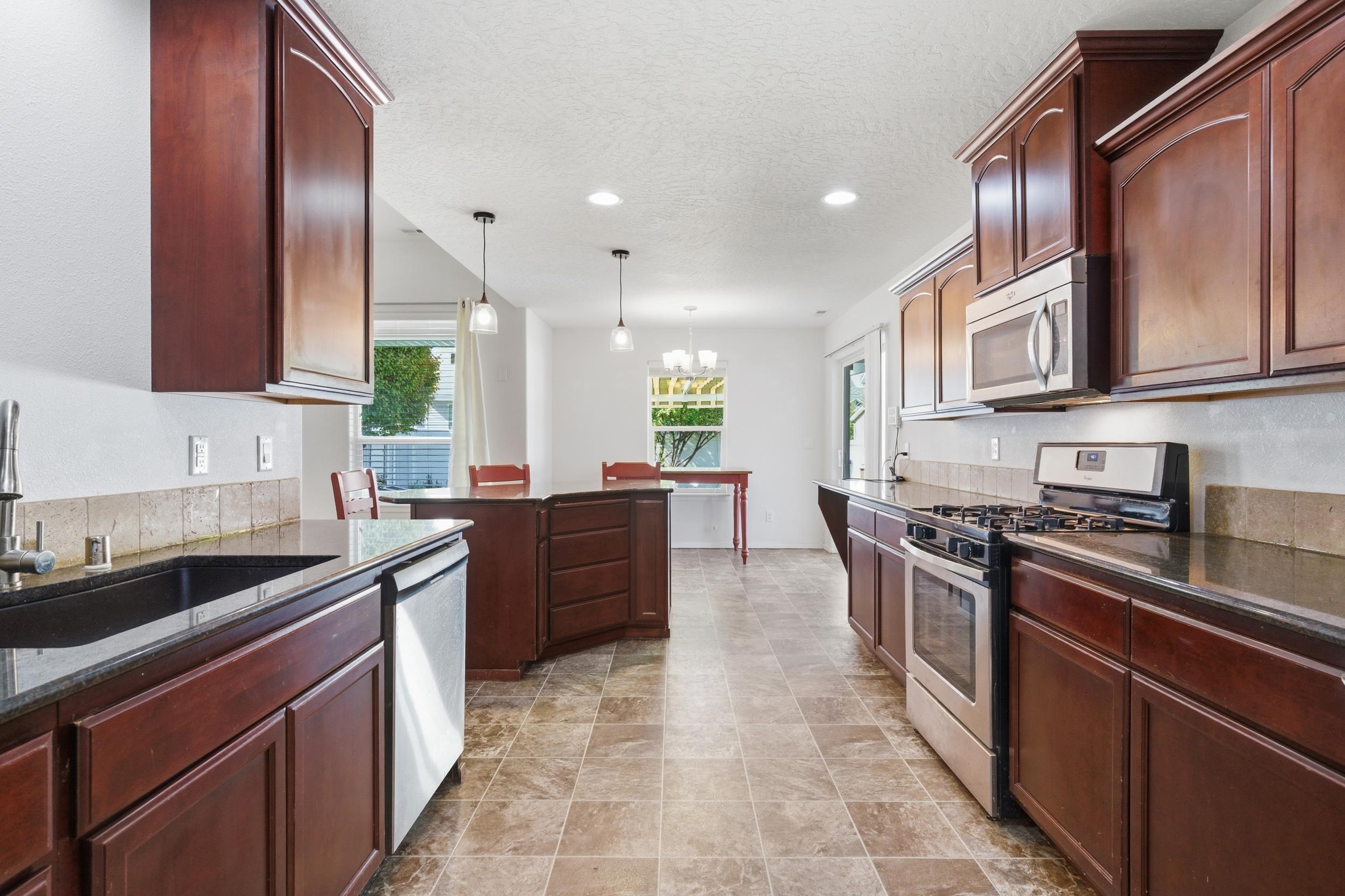 2610 W Parkway Dr - Photo 8