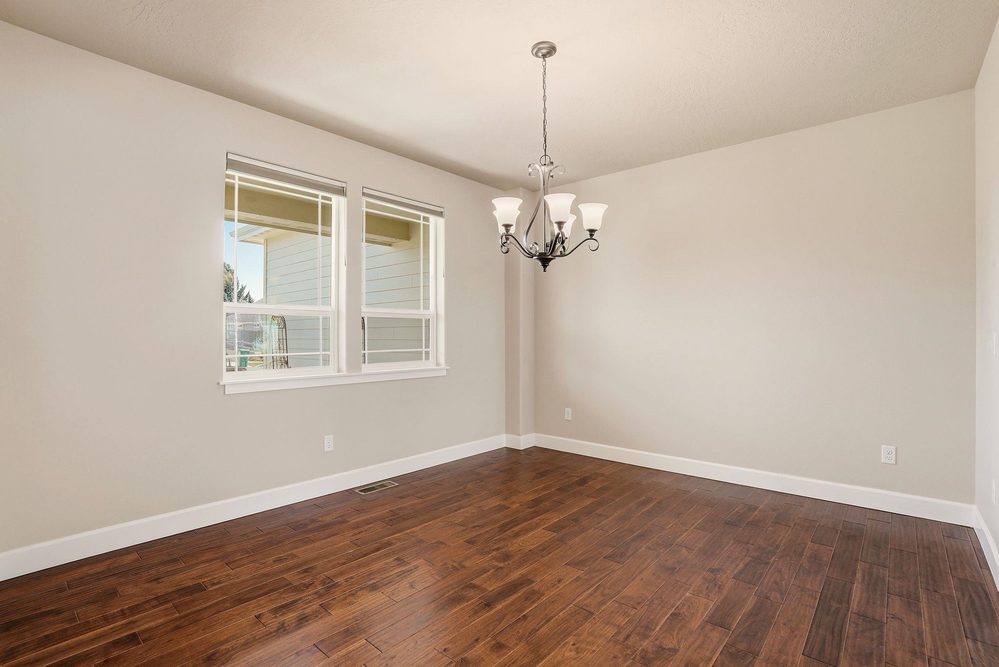 7521 N E St - Photo 6