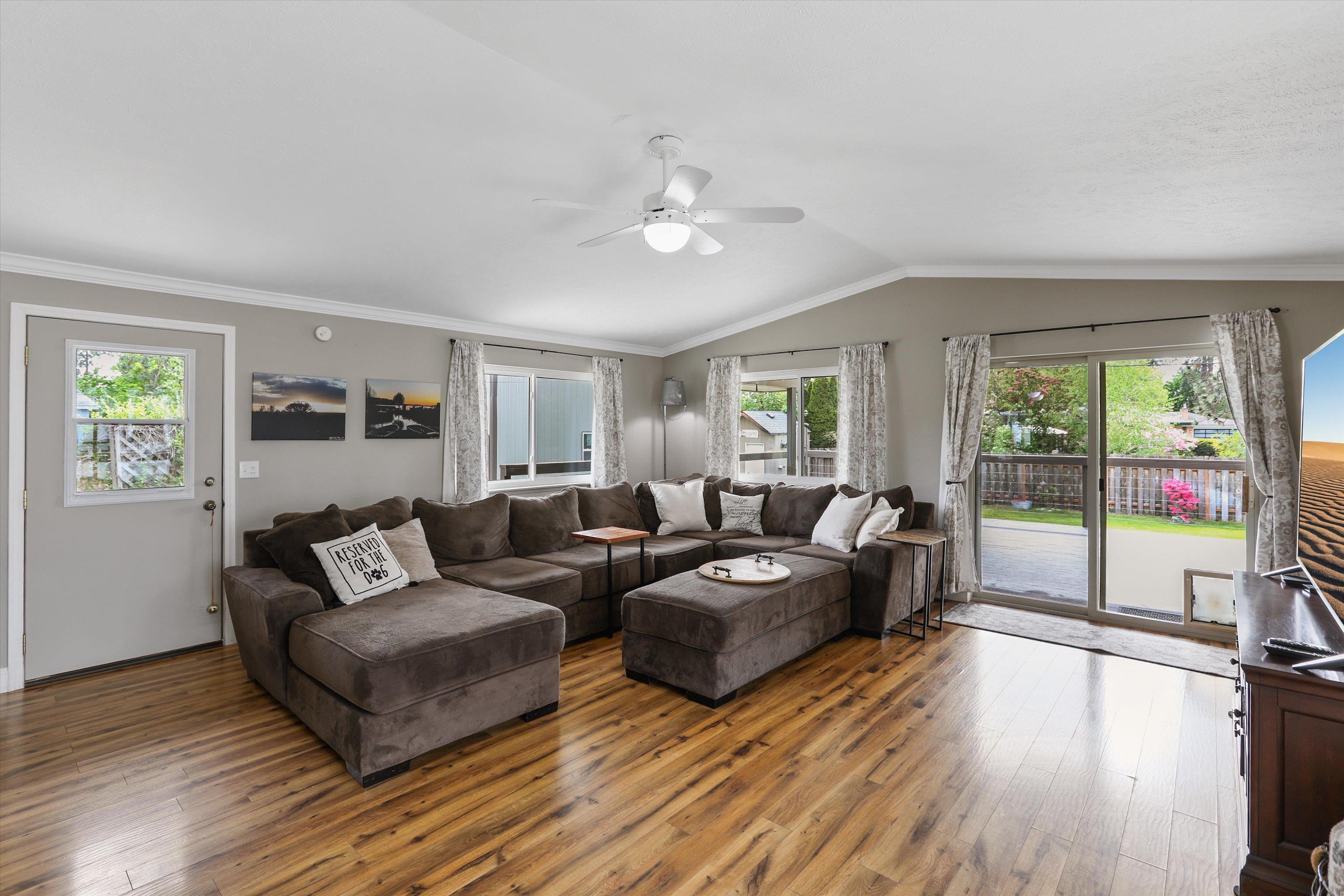 6621 N Moore St - Photo 3