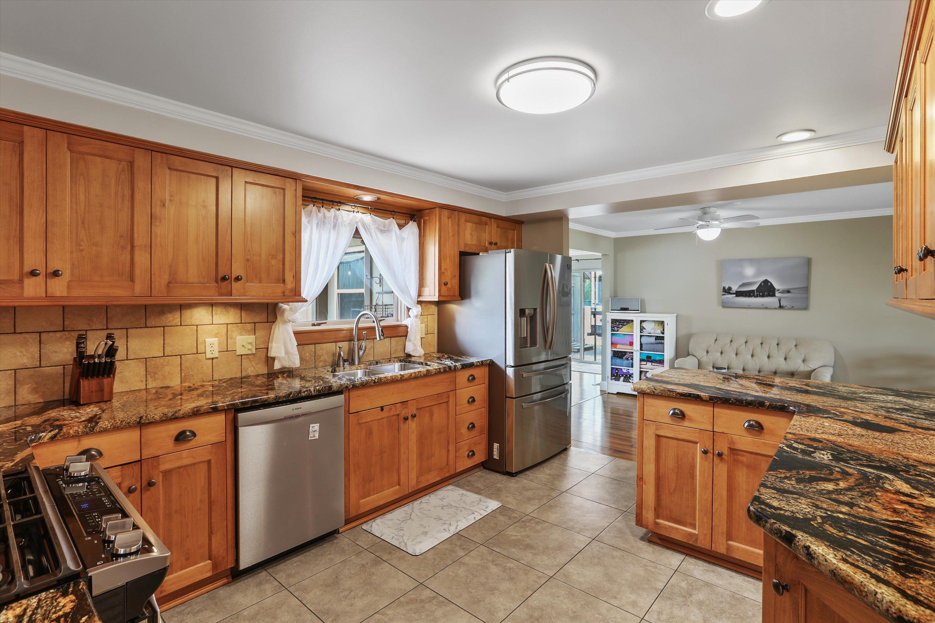 6621 N Moore St - Photo 4