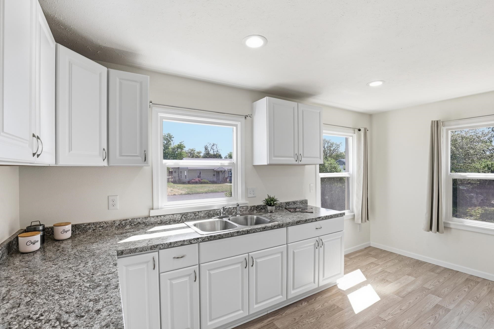 5521 N Madison St - Photo 11