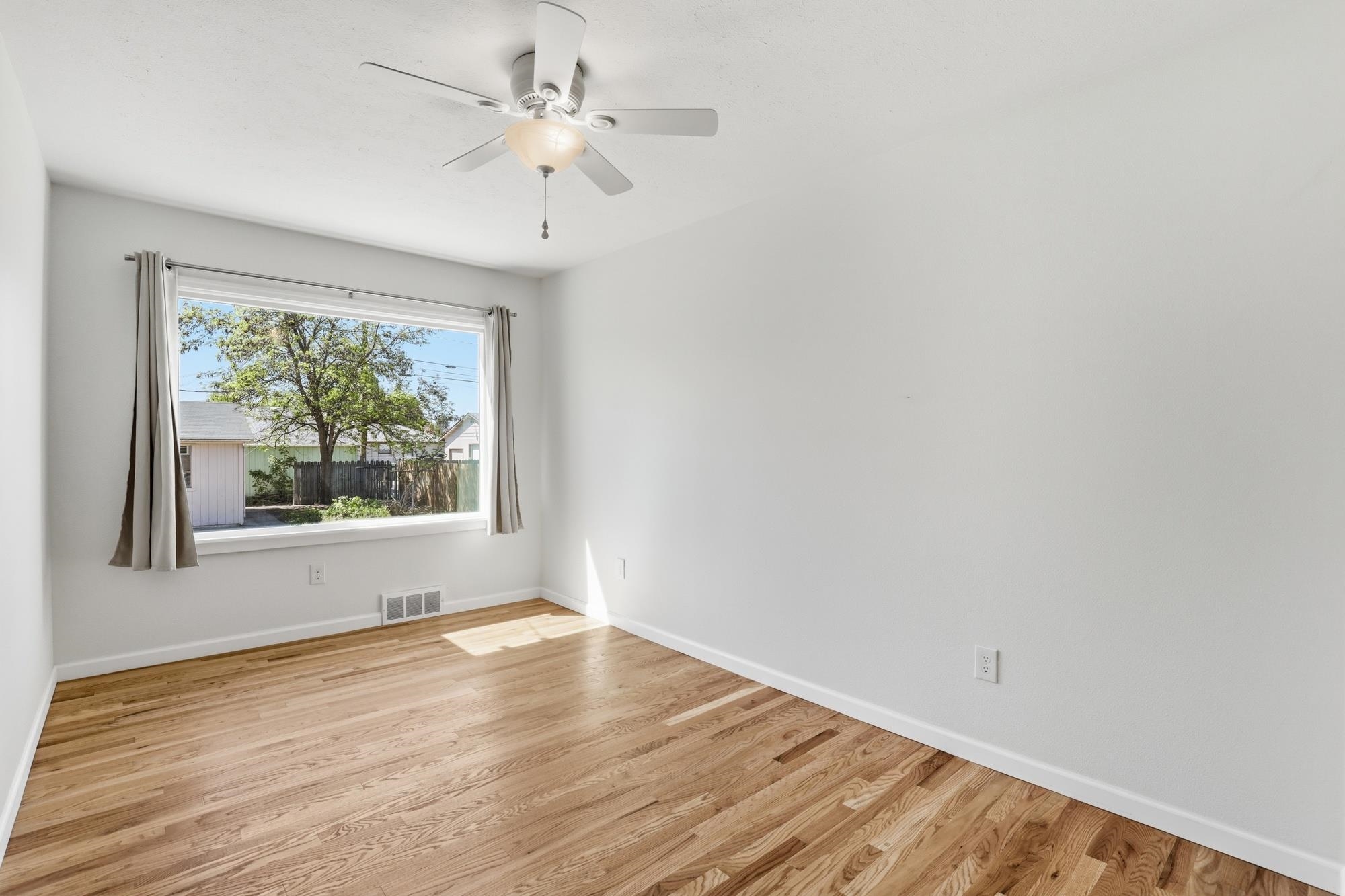 5521 N Madison St - Photo 10