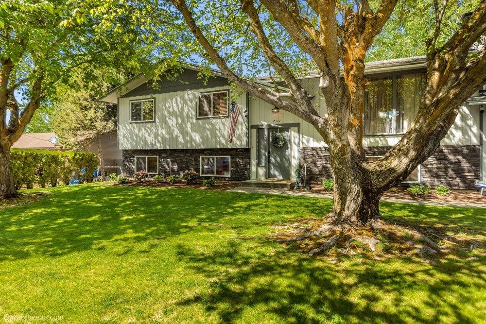 2111 E 63rd Ave - Photo 3