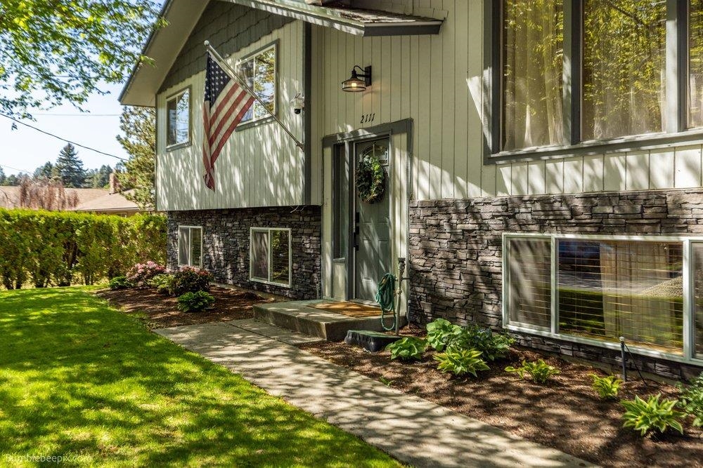 2111 E 63rd Ave - Photo 5