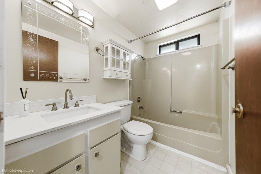 105 N Wright Blvd - Photo 19