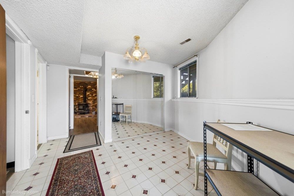 105 N Wright Blvd - Photo 20