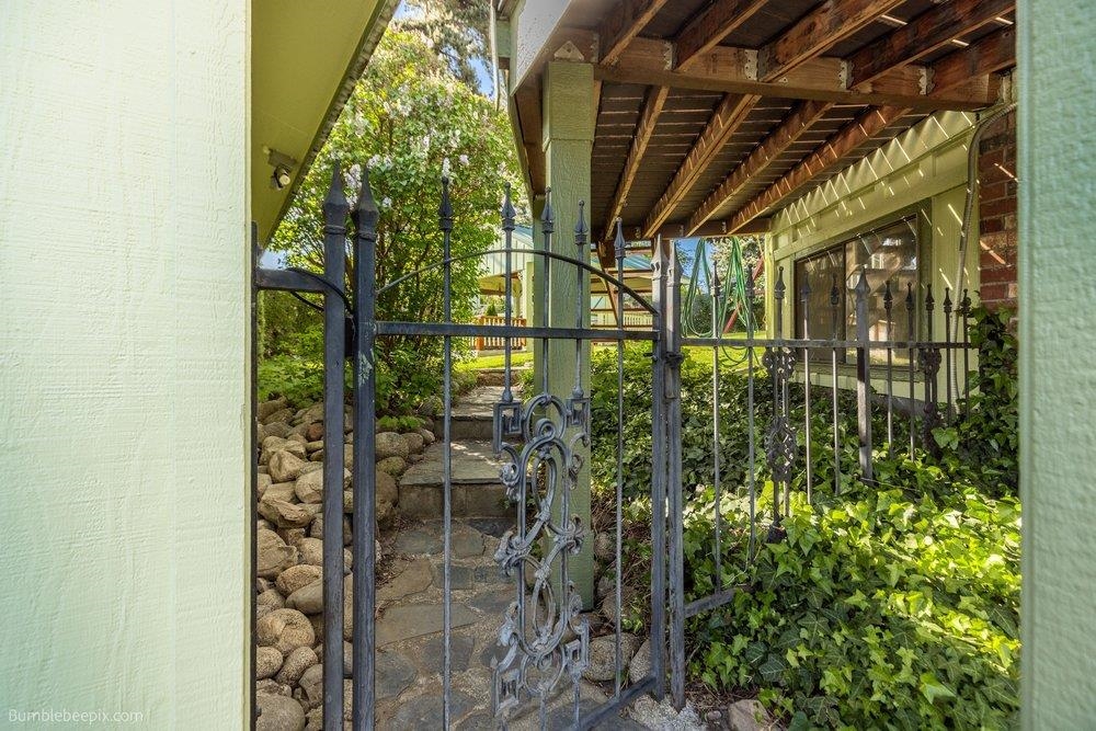 105 N Wright Blvd - Photo 46