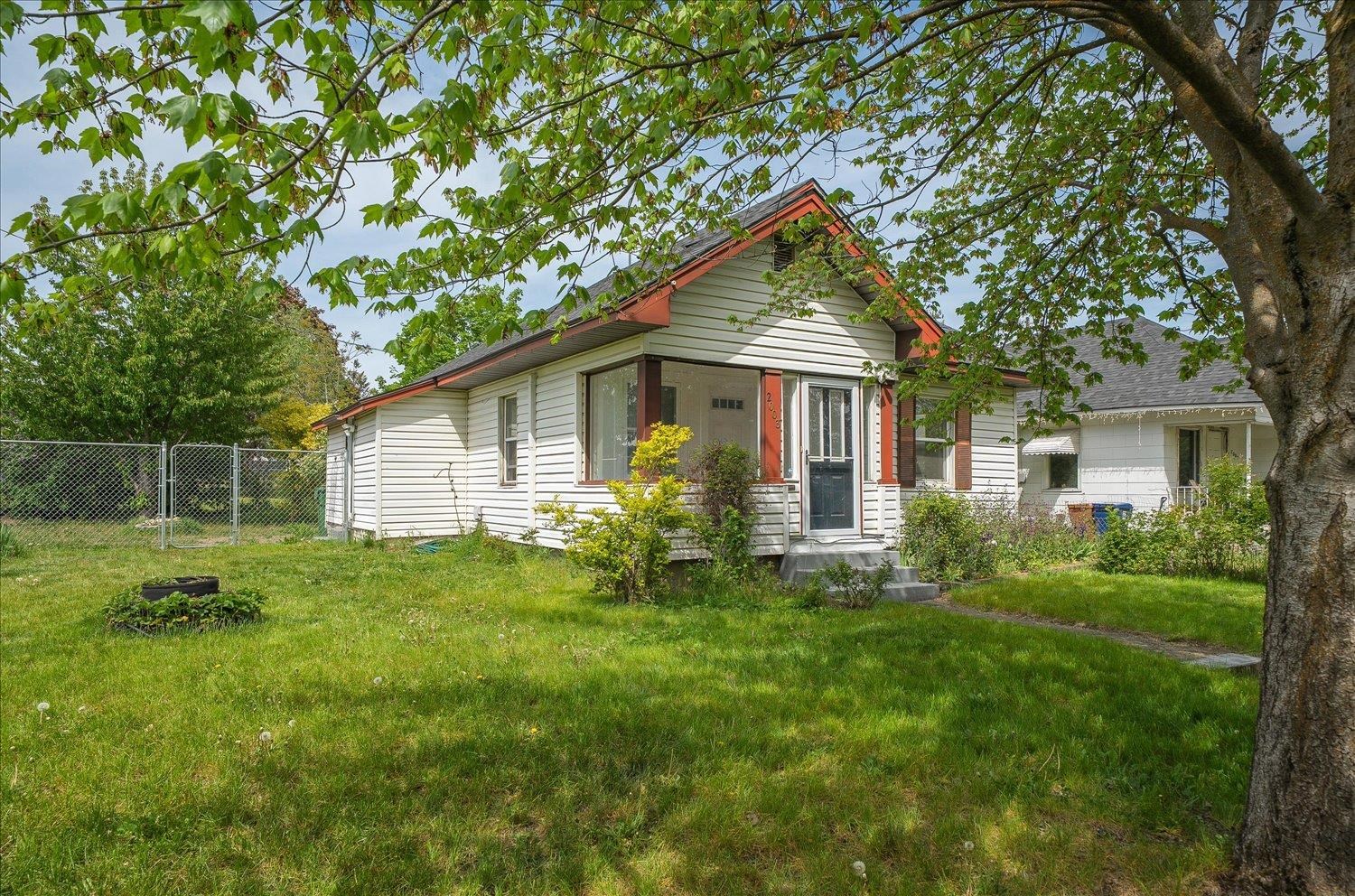 2003 E Grace Ave - Photo 3