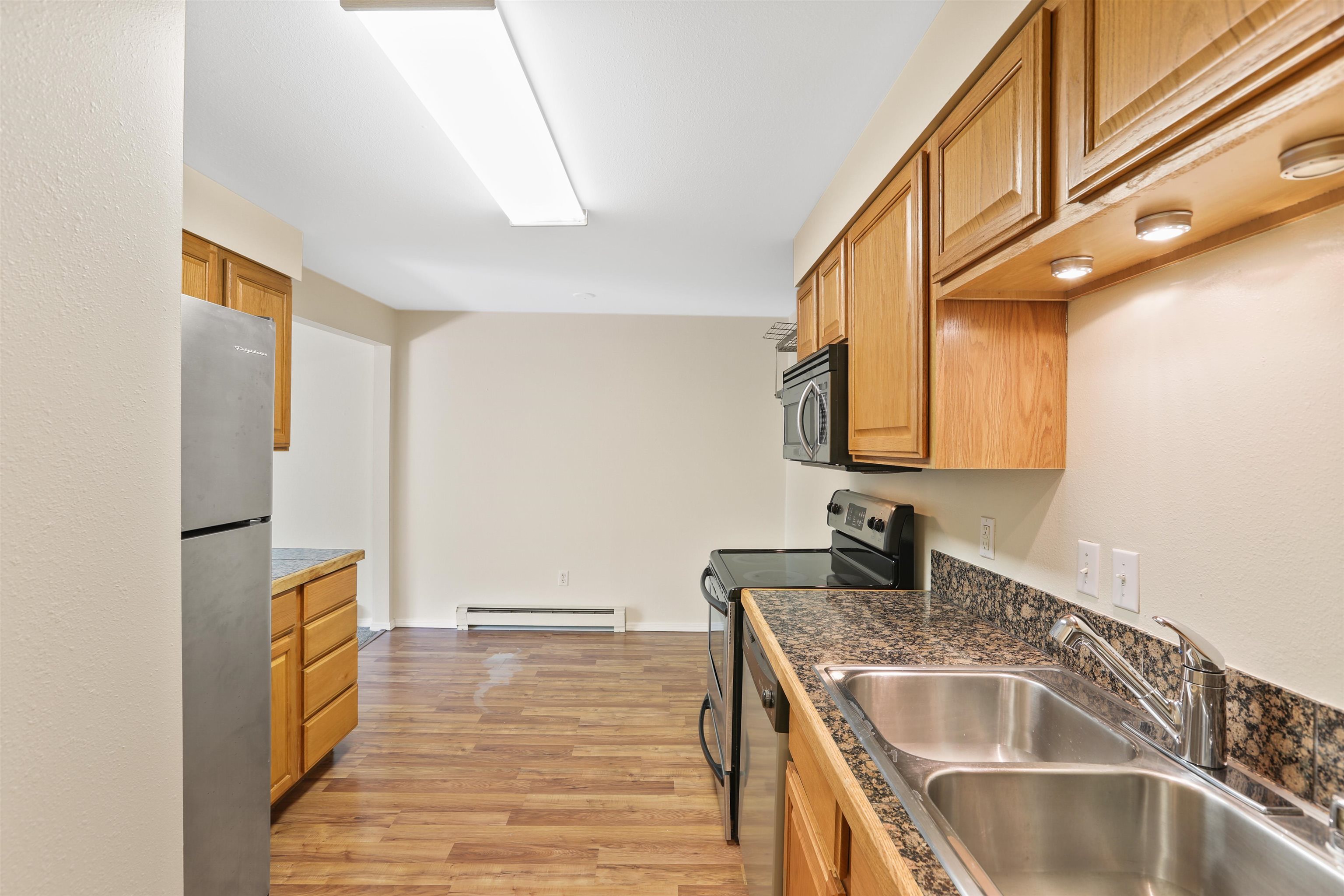 1418 W 6th Ave - Photo 3