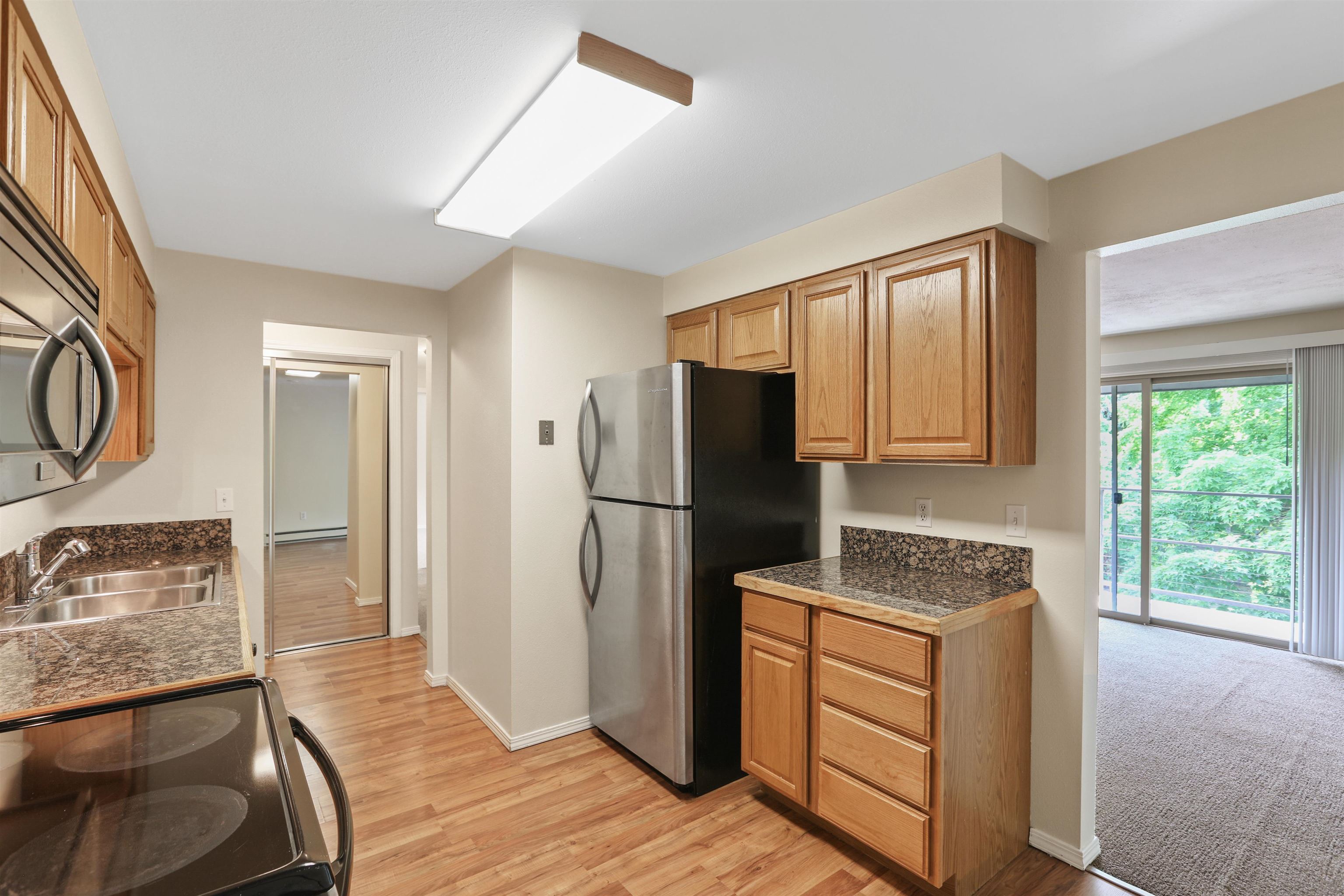 1418 W 6th Ave - Photo 5