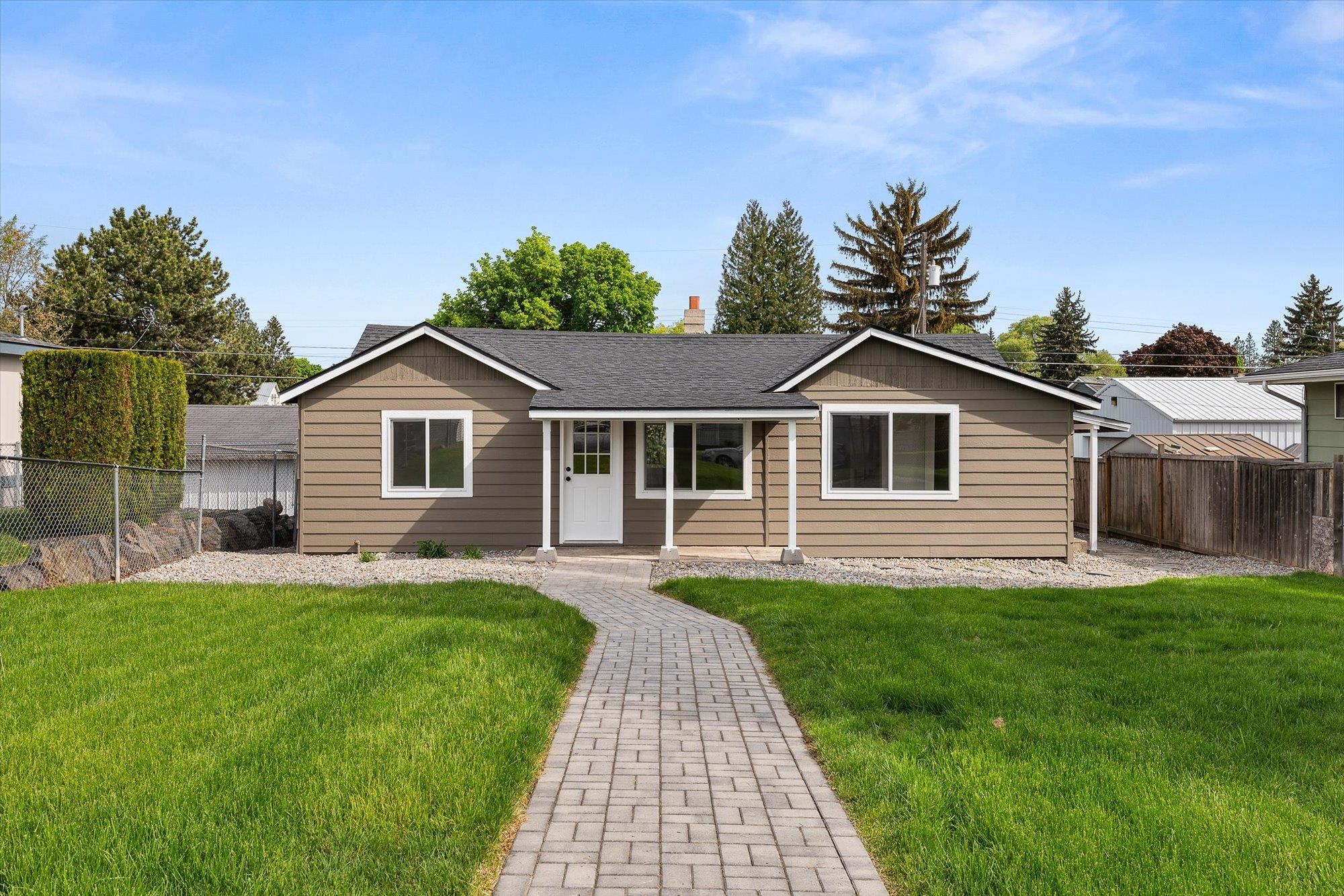 1107 E Columbia Ave - Photo 1