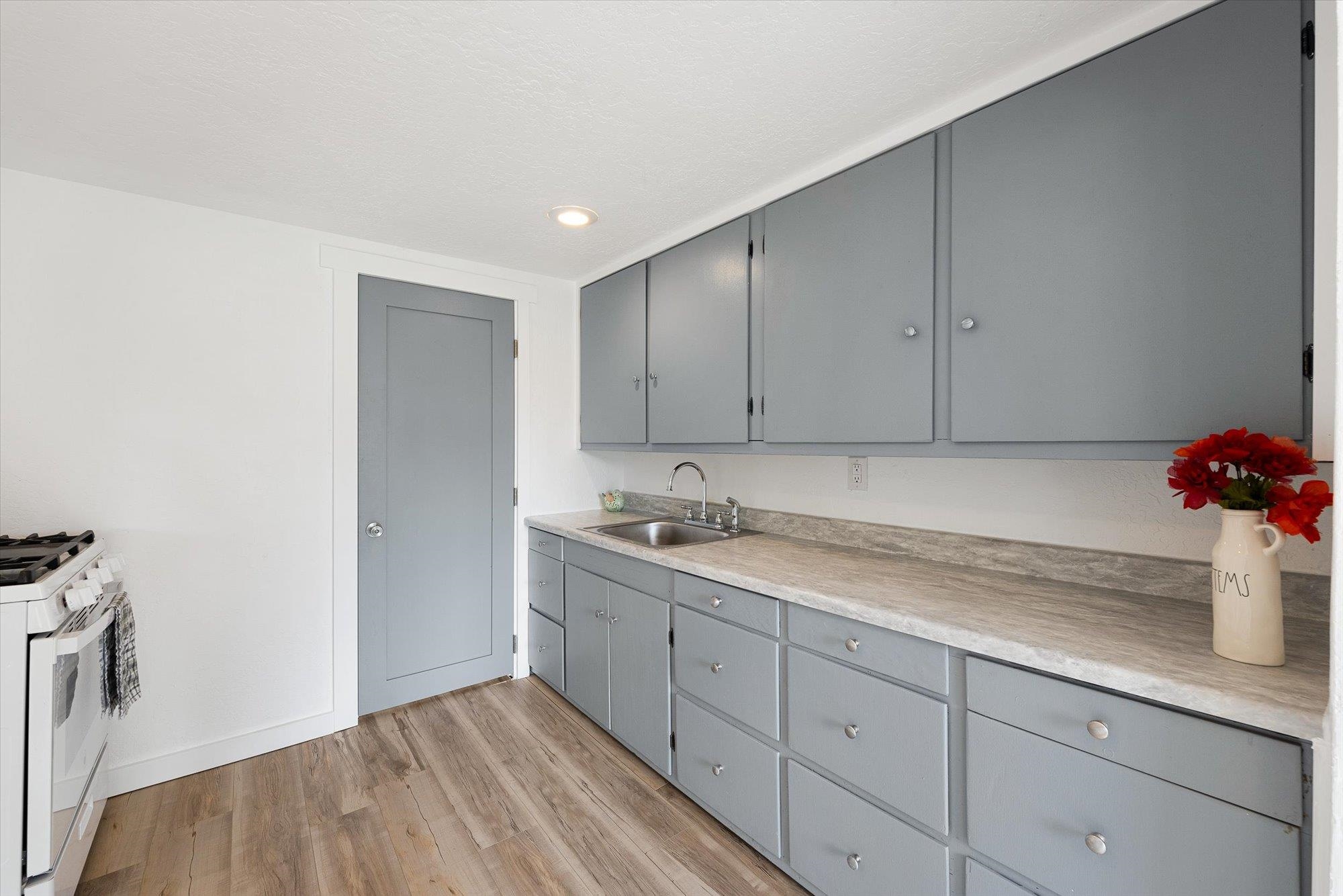 1107 E Columbia Ave - Photo 12