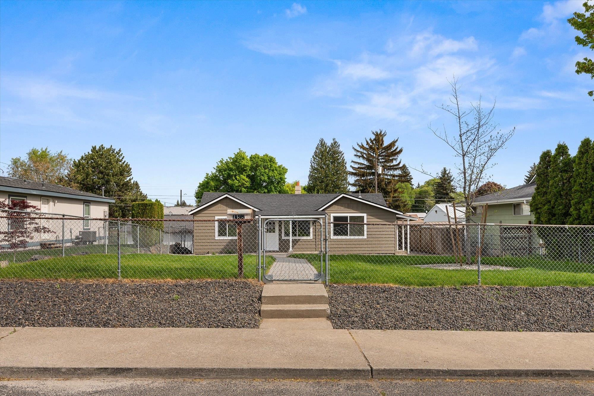 1107 E Columbia Ave - Photo 3