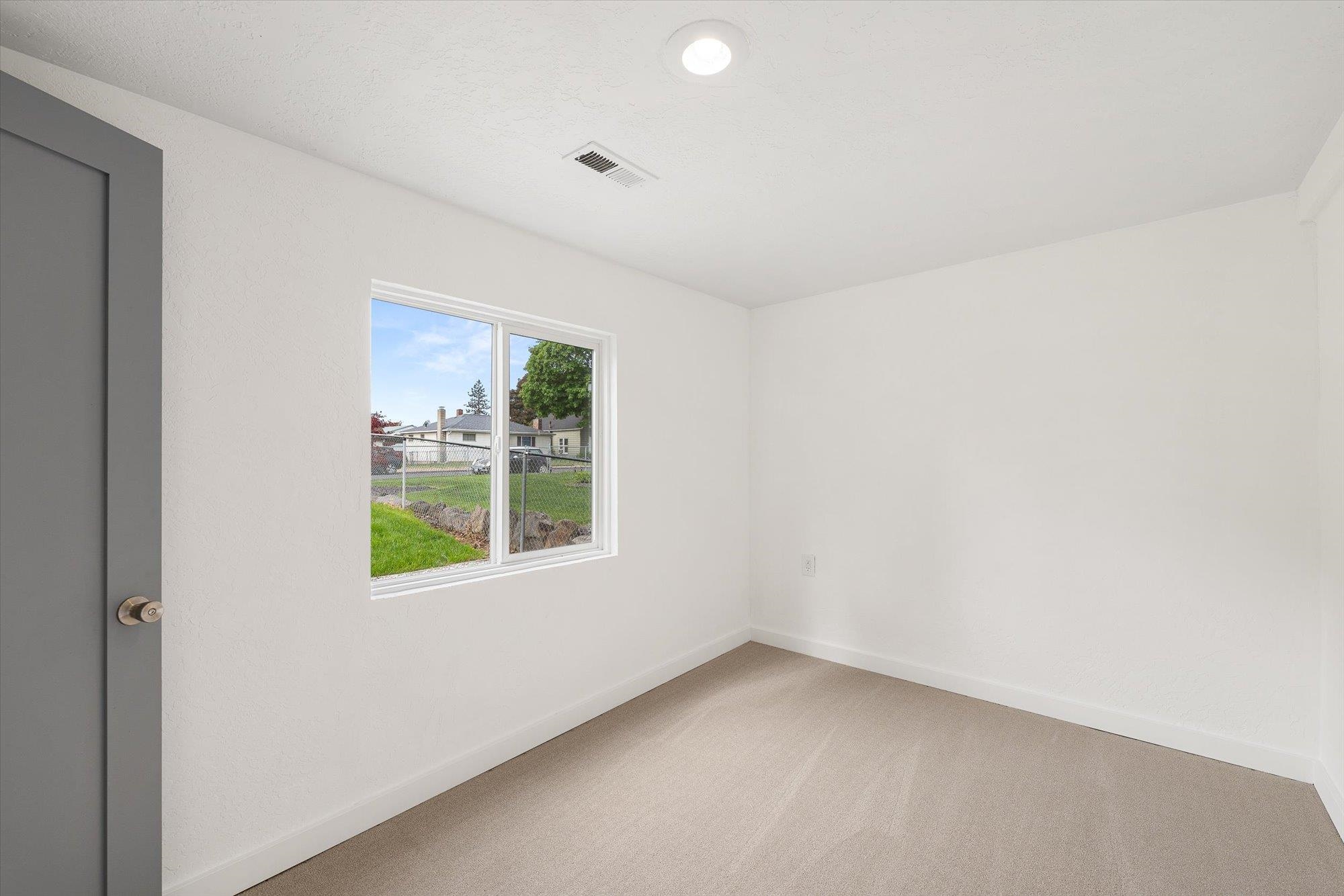 1107 E Columbia Ave - Photo 9