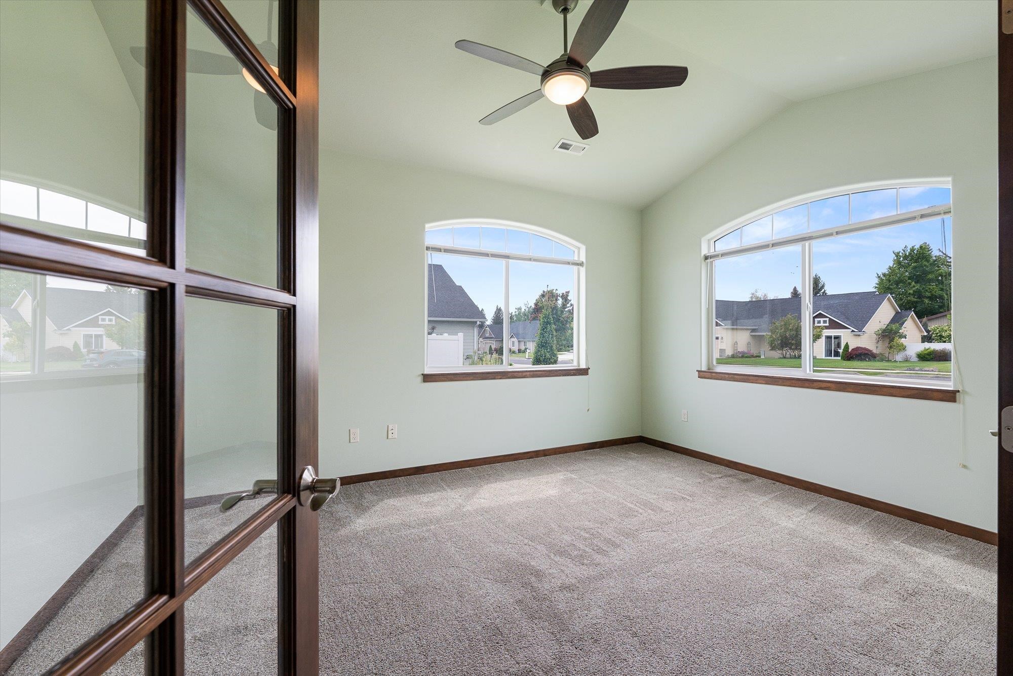 7604 N E St - Photo 4