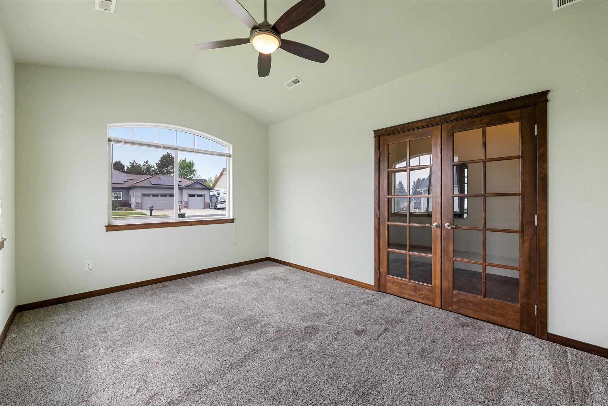 7604 N E St - Photo 5