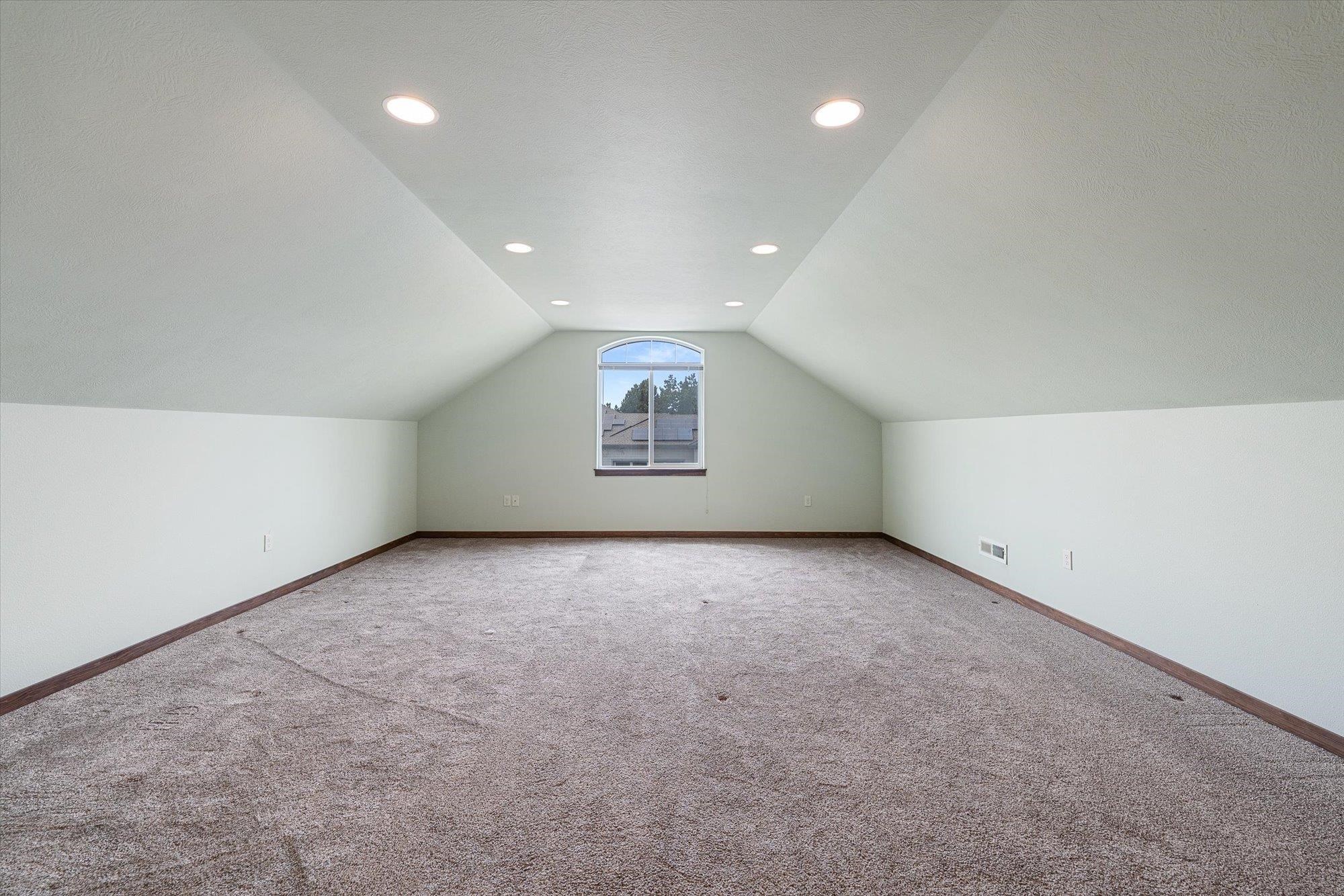 7604 N E St - Photo 15