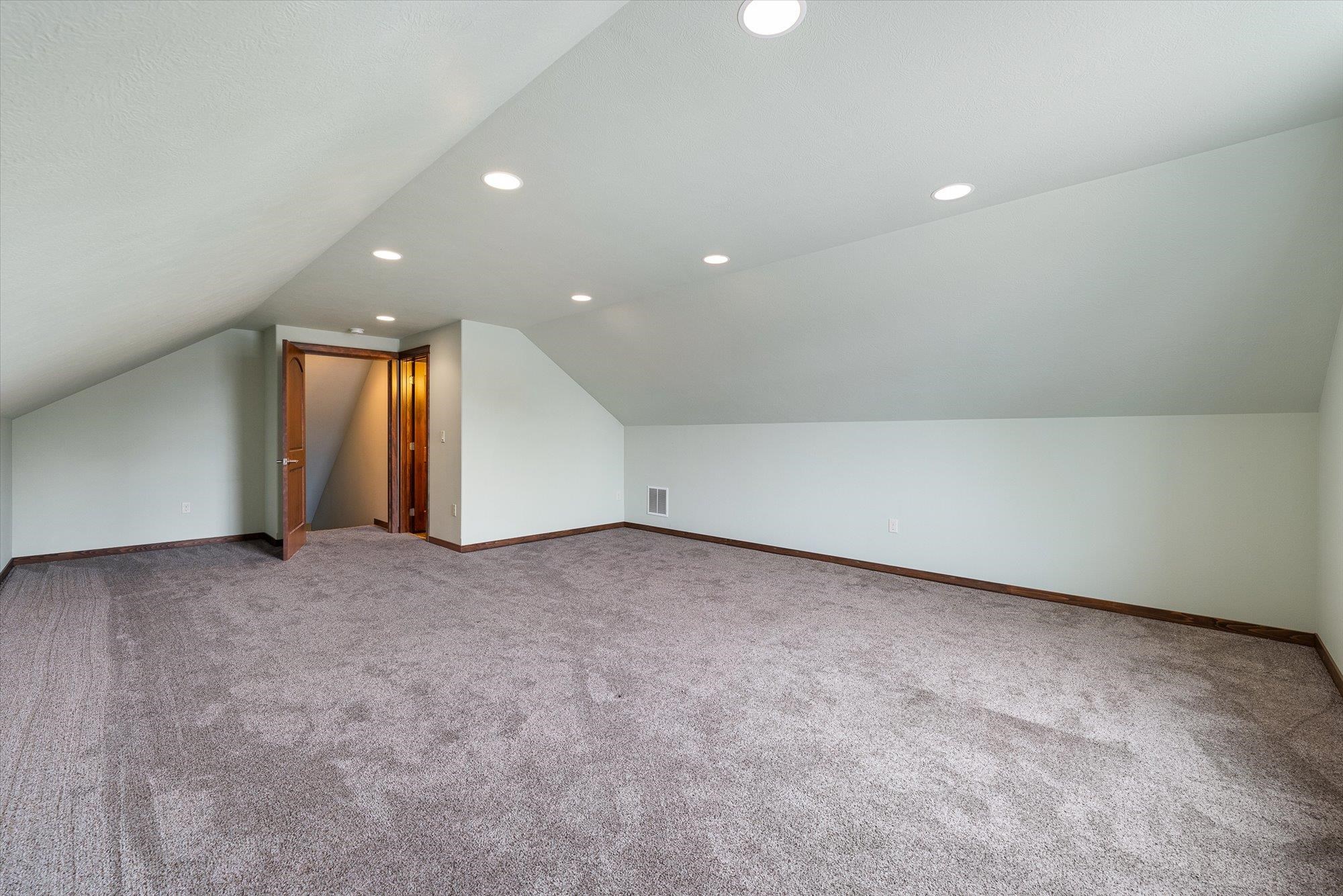 7604 N E St - Photo 16
