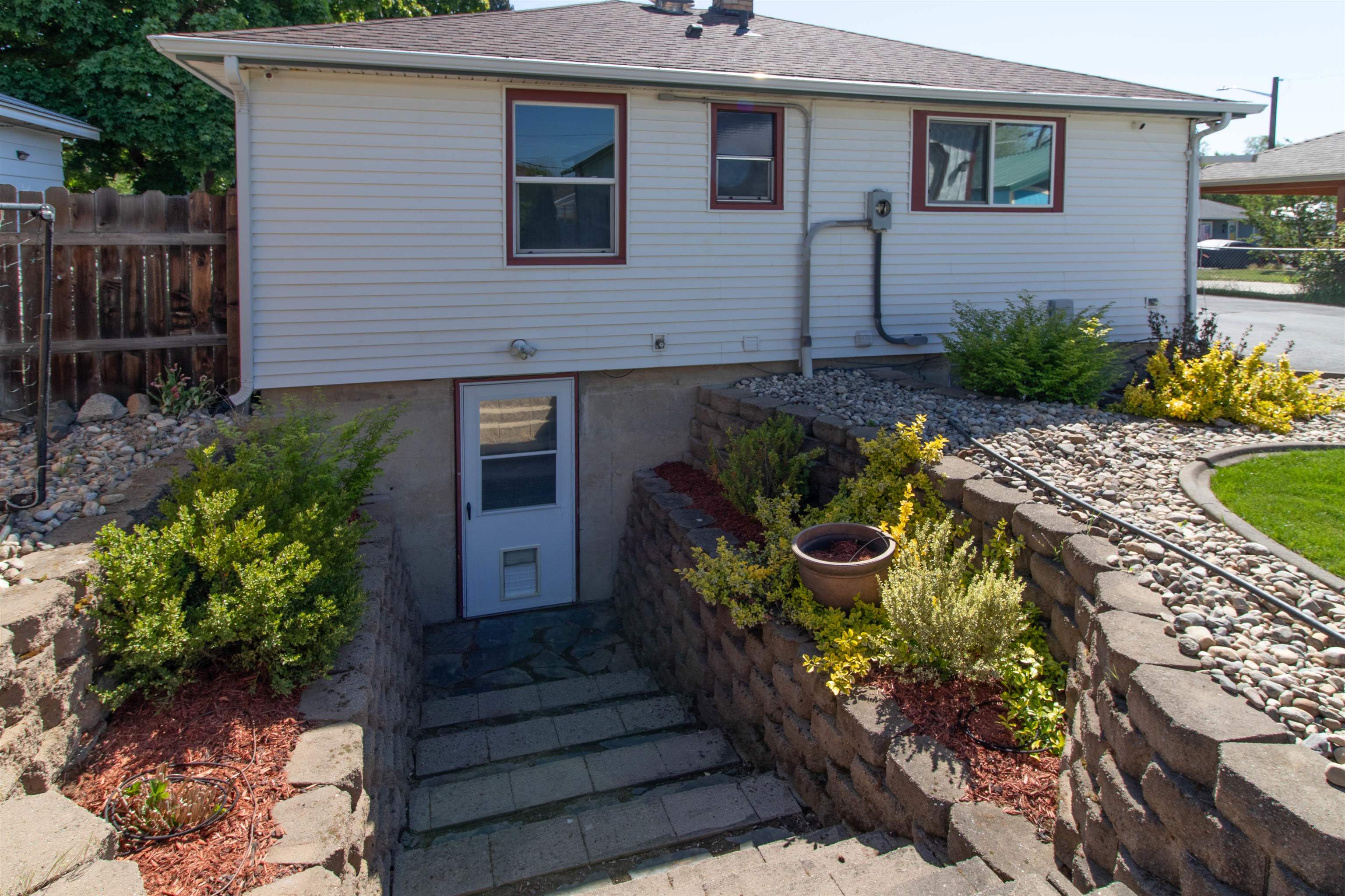 5621 N Hemlock St - Photo 12