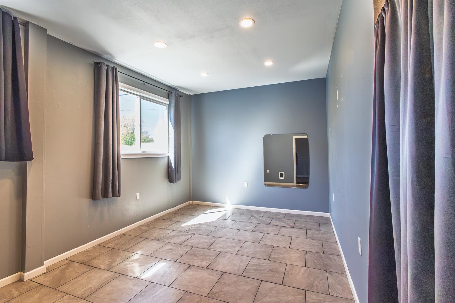 5621 N Hemlock St - Photo 24