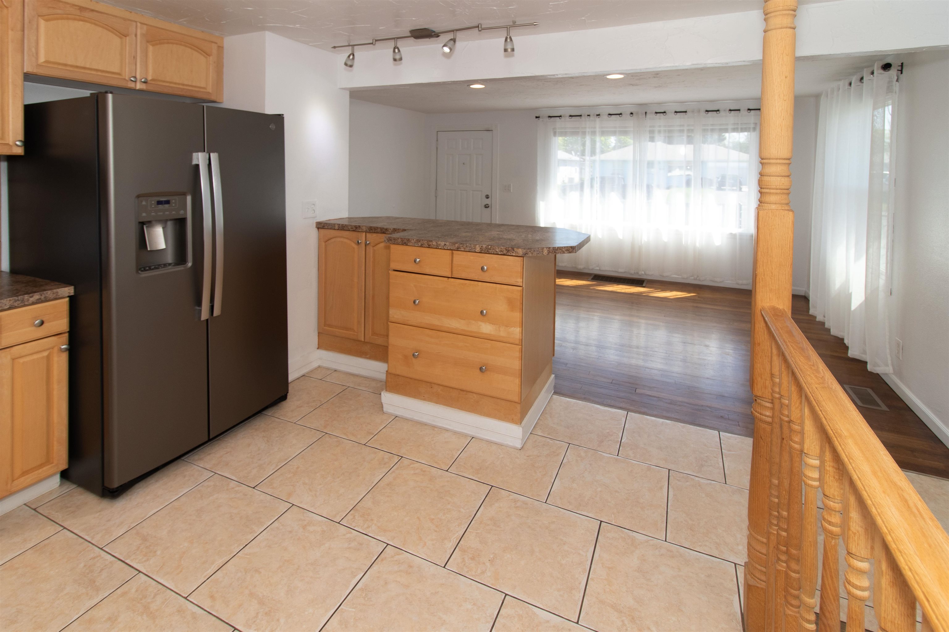 5621 N Hemlock St - Photo 4