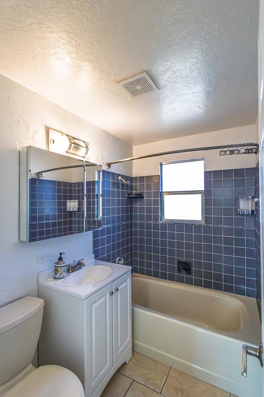 5621 N Hemlock St - Photo 10