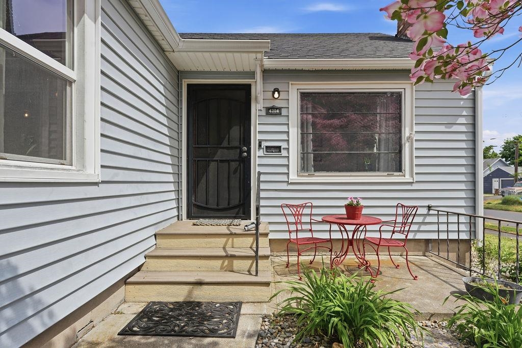 4304 N Jefferson St - Photo 3