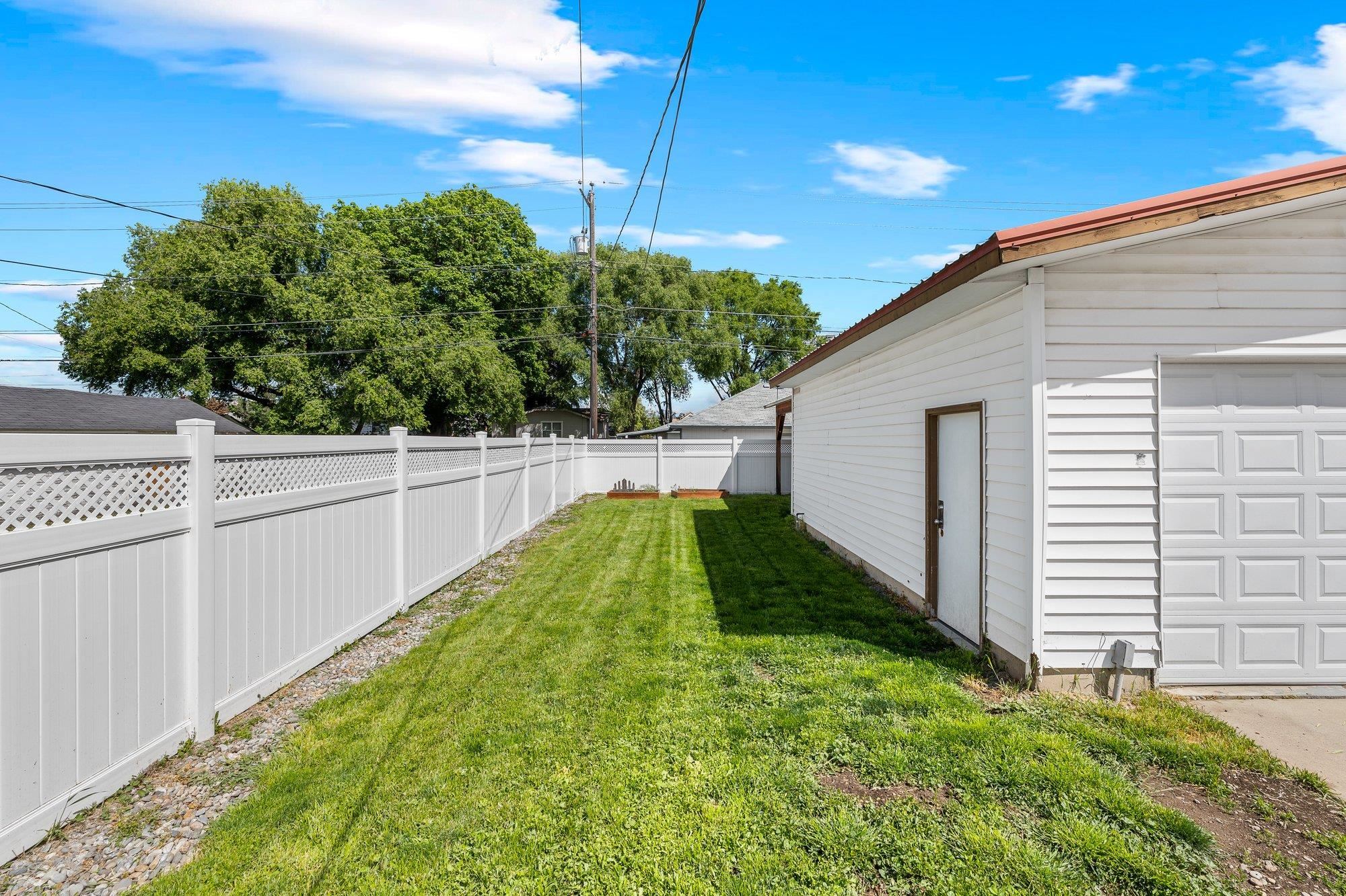 3717 E Pacific Ave - Photo 25