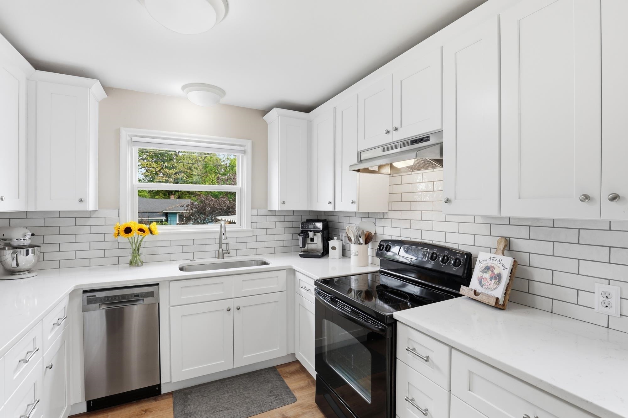 1311 E 41st Ave - Photo 9