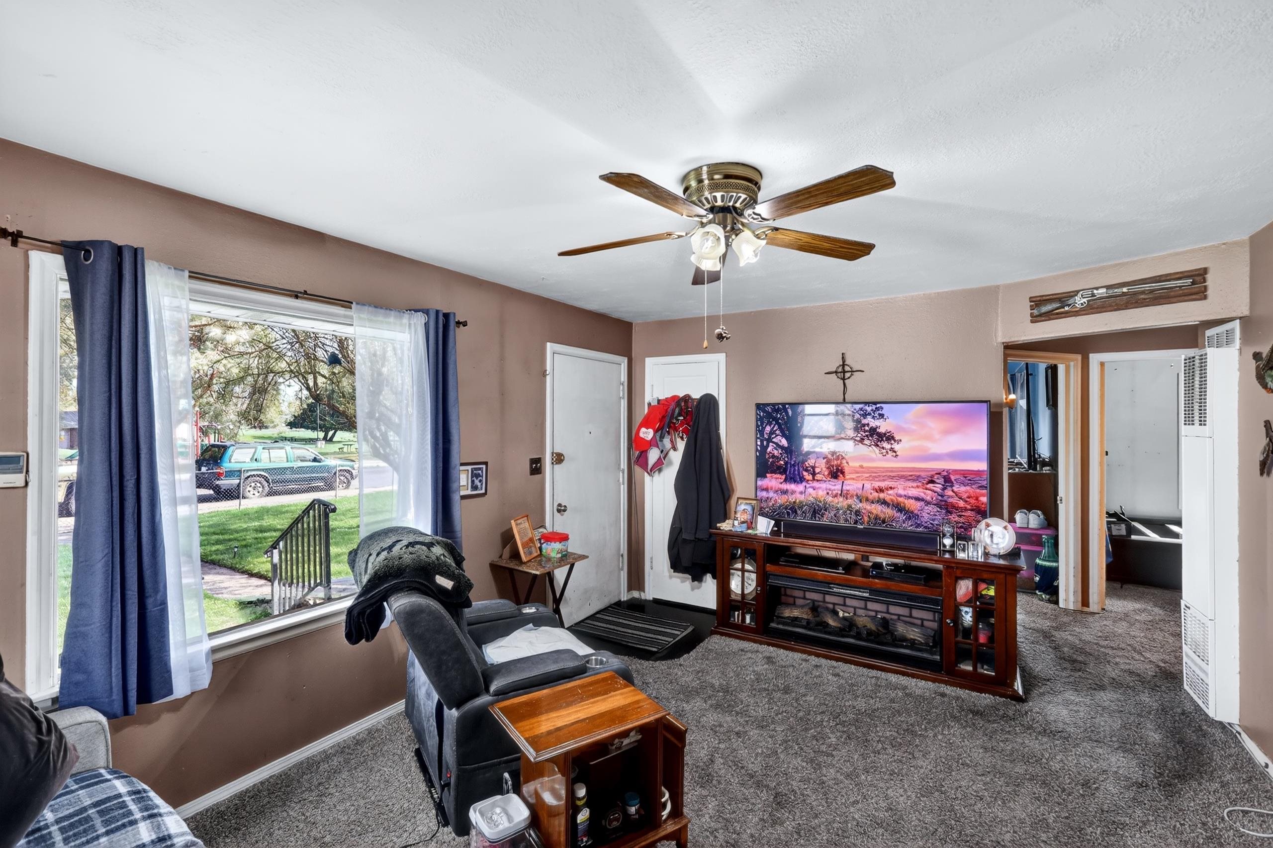 824 E Joseph Ave - Photo 9