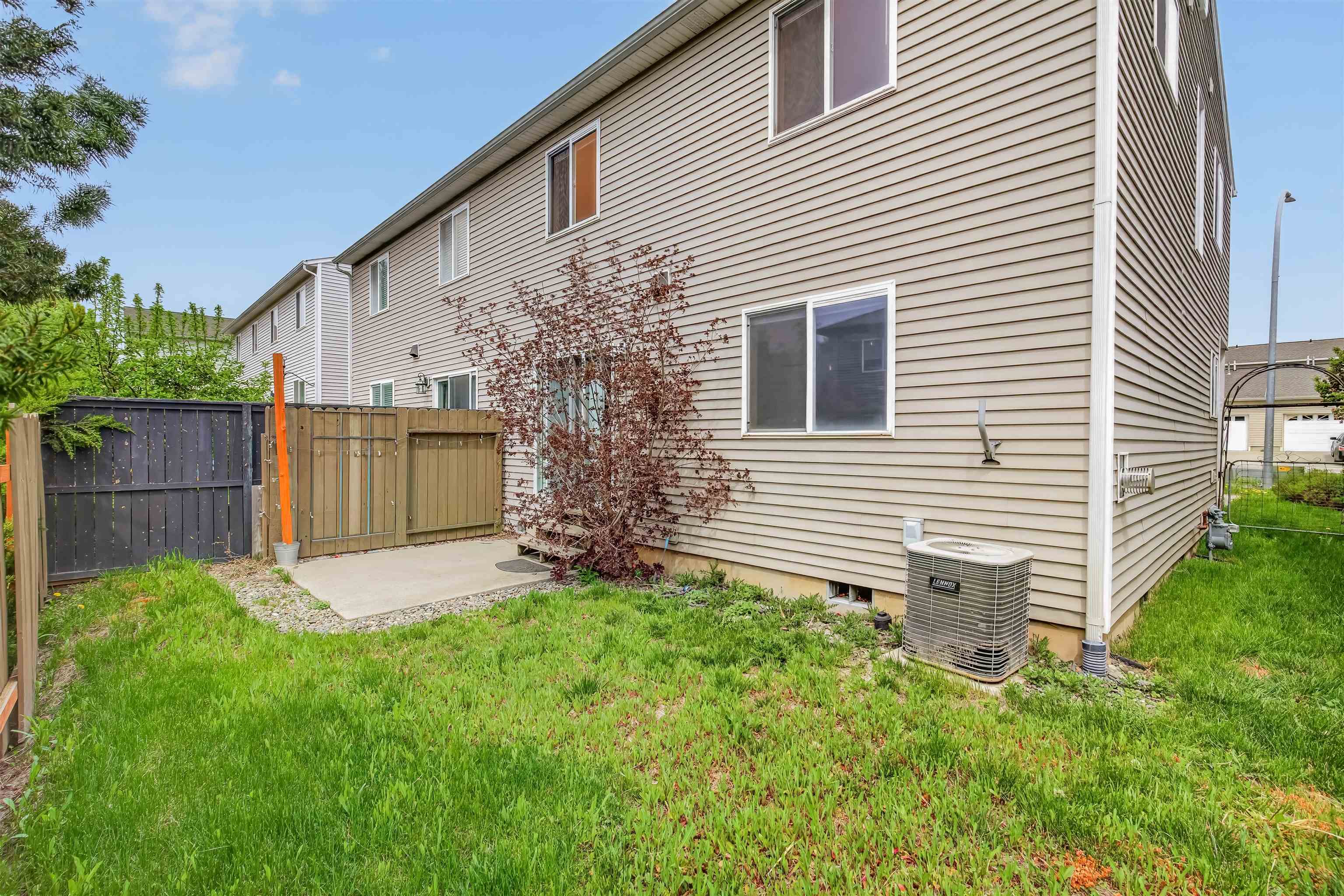 253 NW Clay Ct - Photo 12