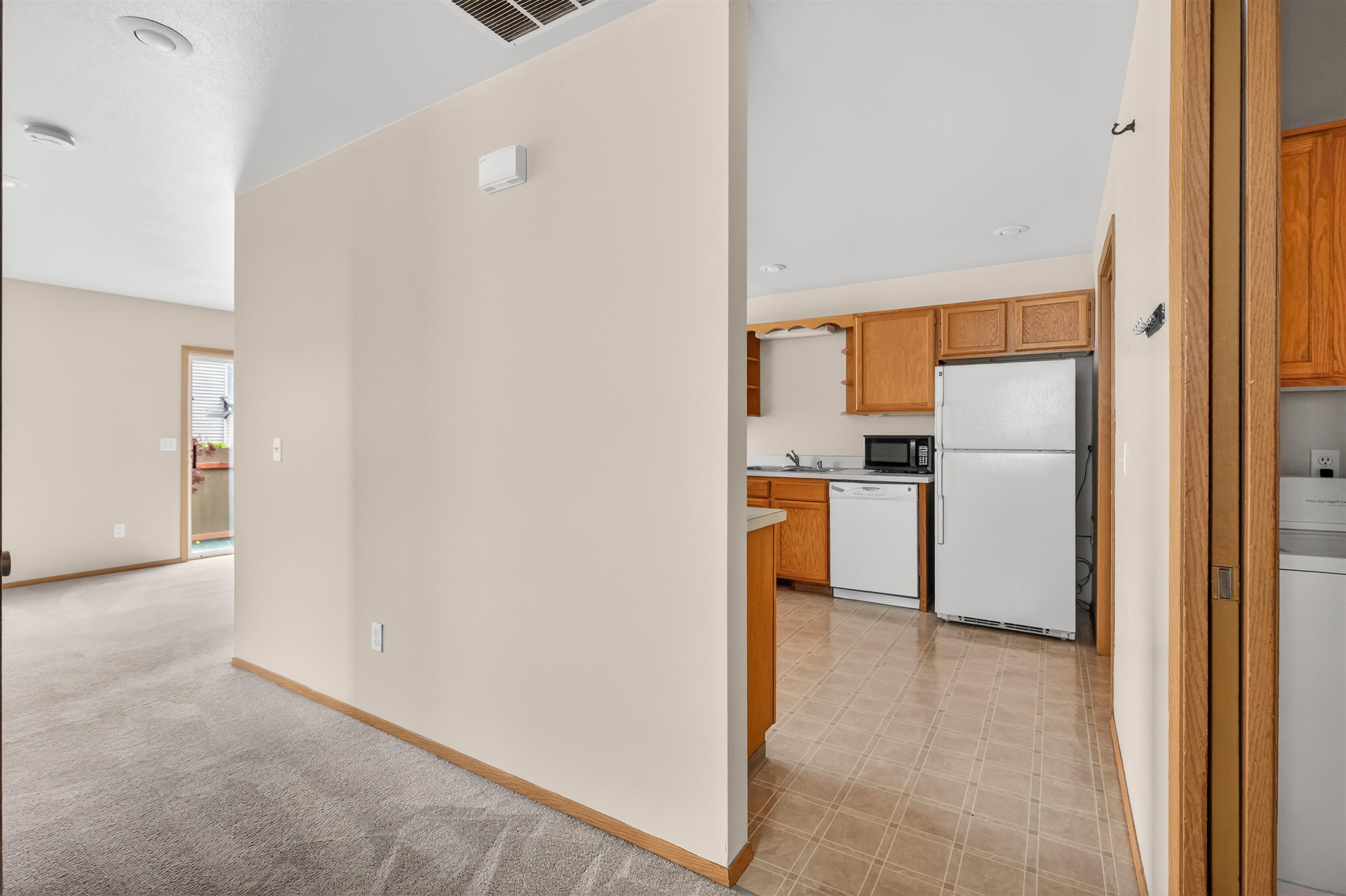 253 NW Clay Ct - Photo 17