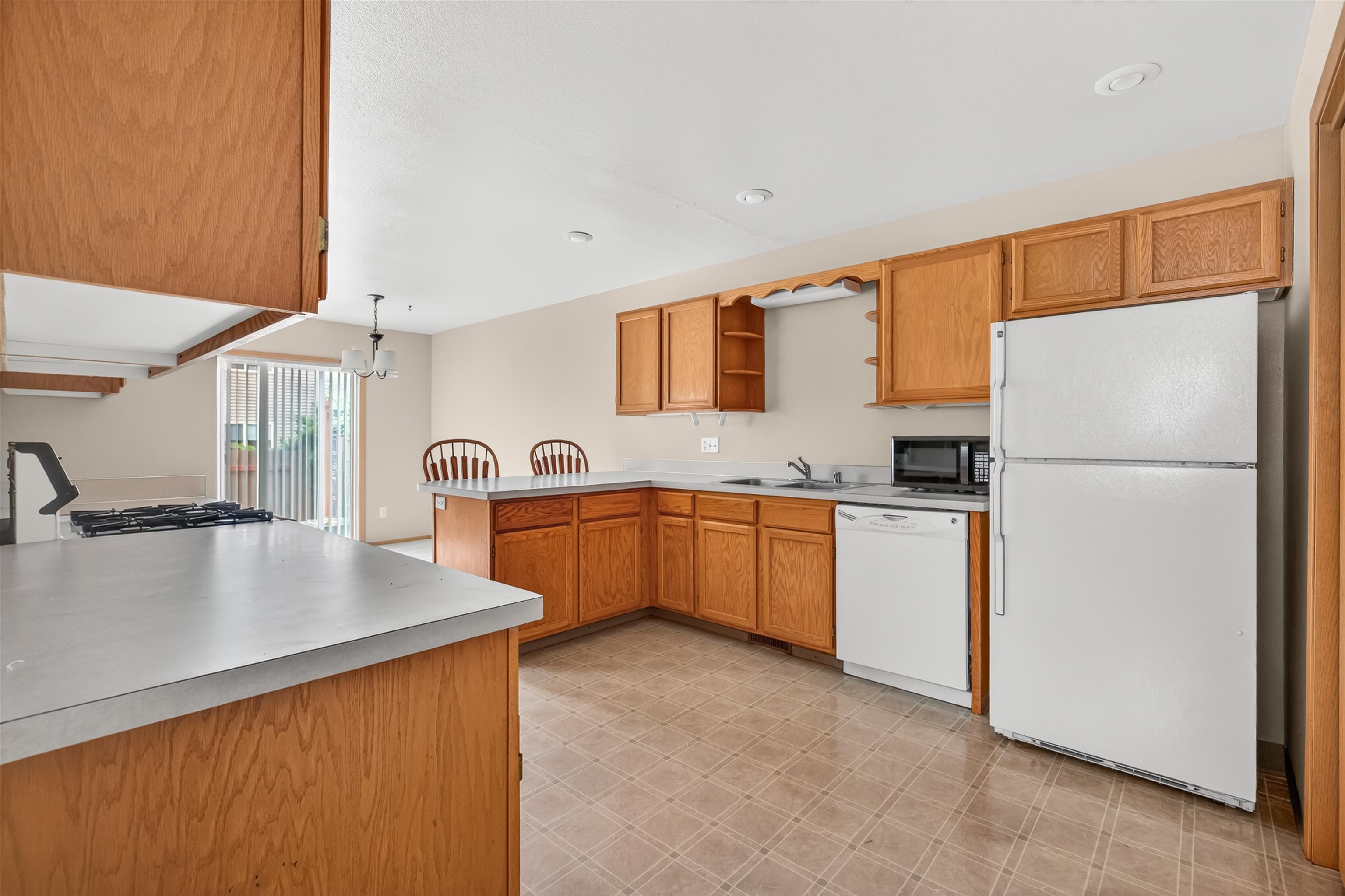 253 NW Clay Ct - Photo 21