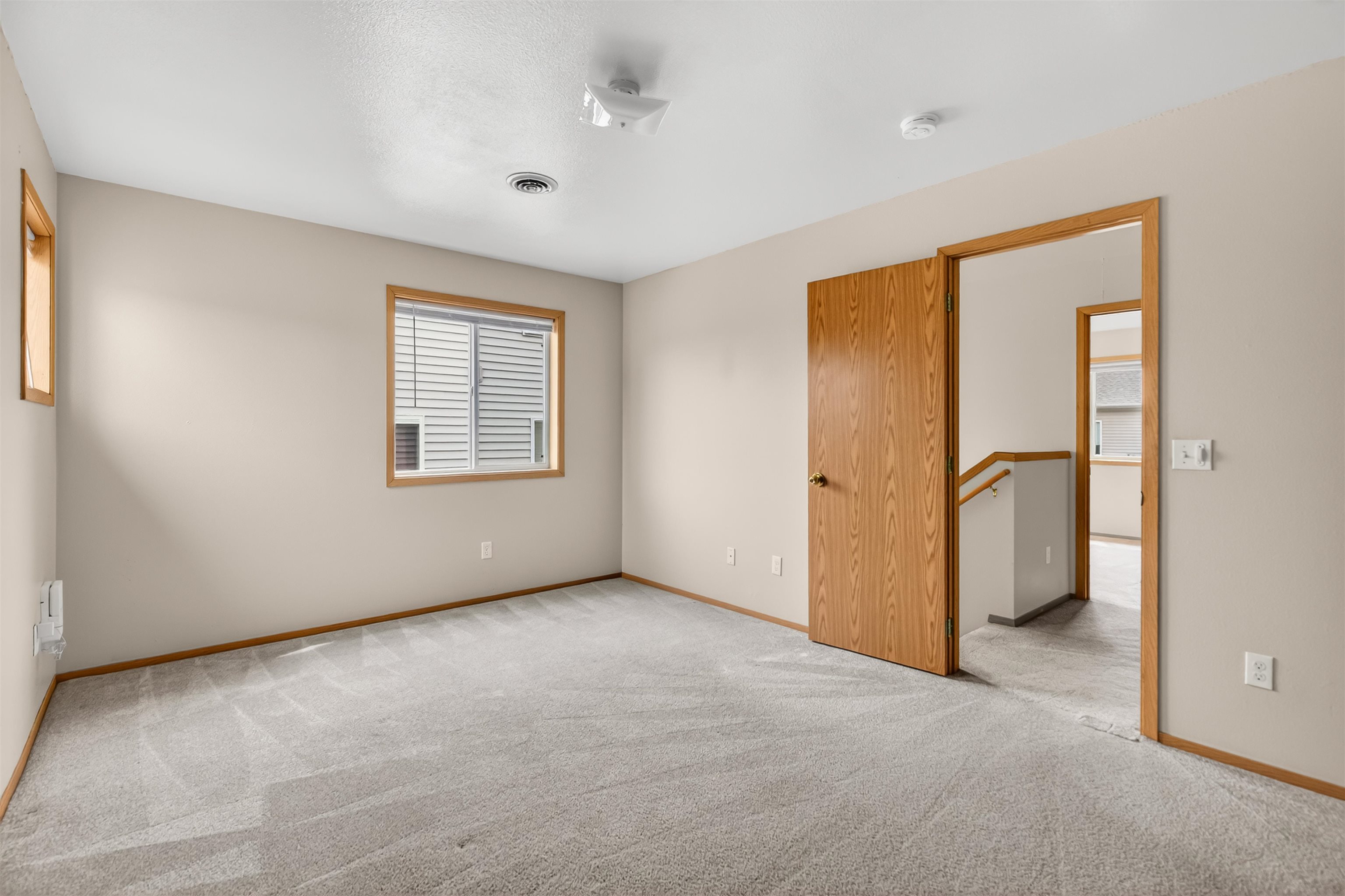 253 NW Clay Ct - Photo 32