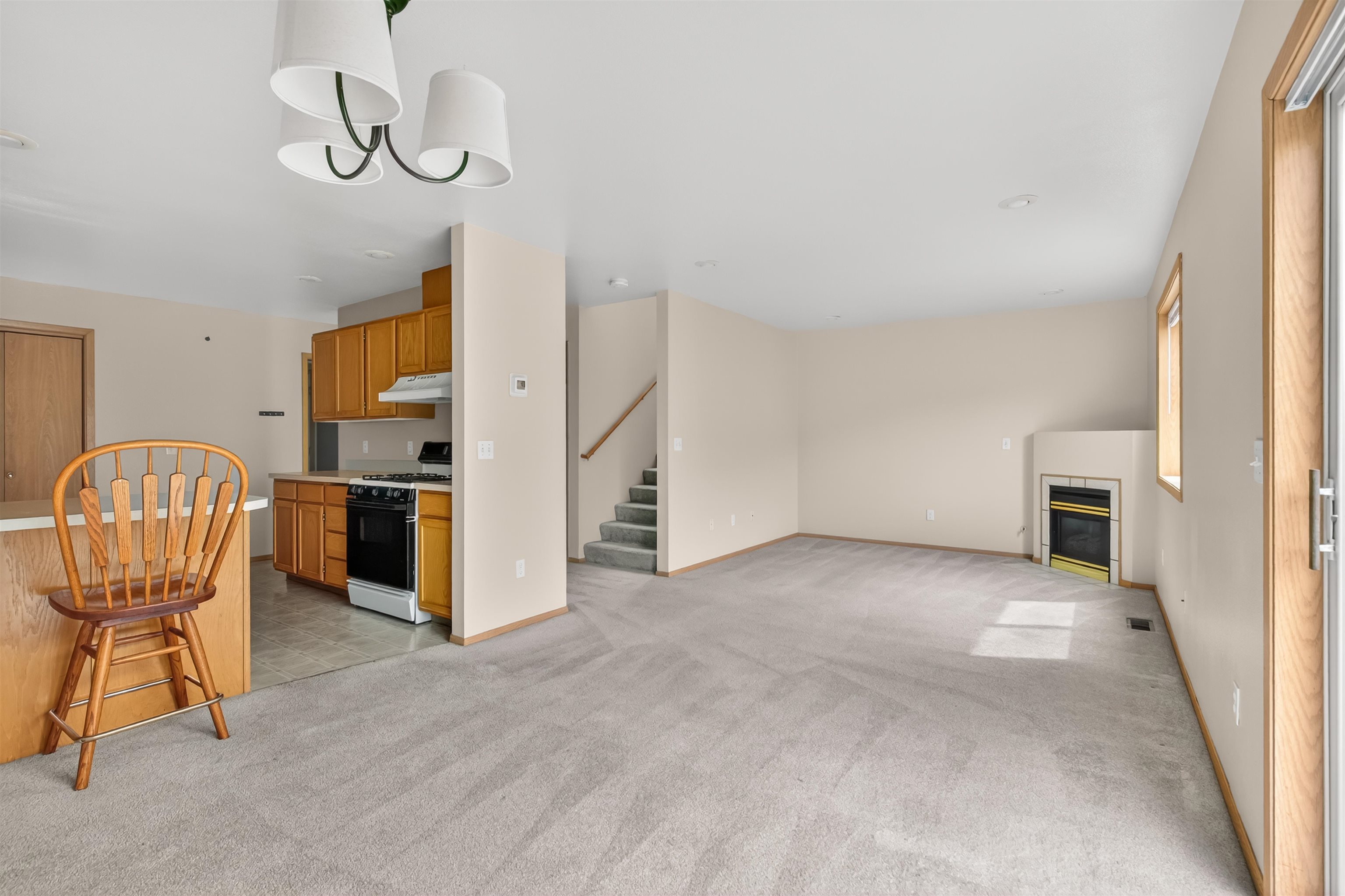 253 NW Clay Ct - Photo 5