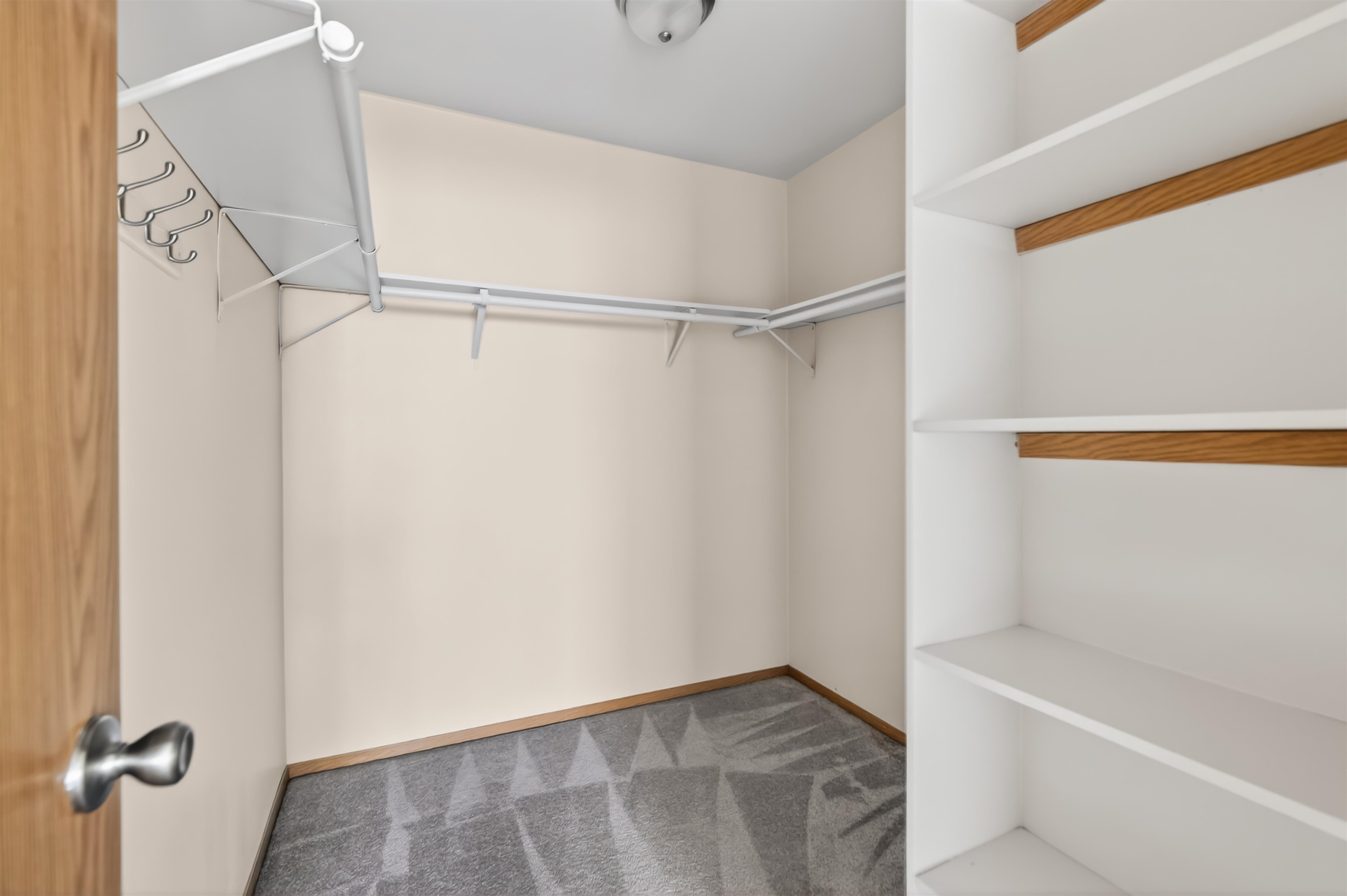 253 NW Clay Ct - Photo 6