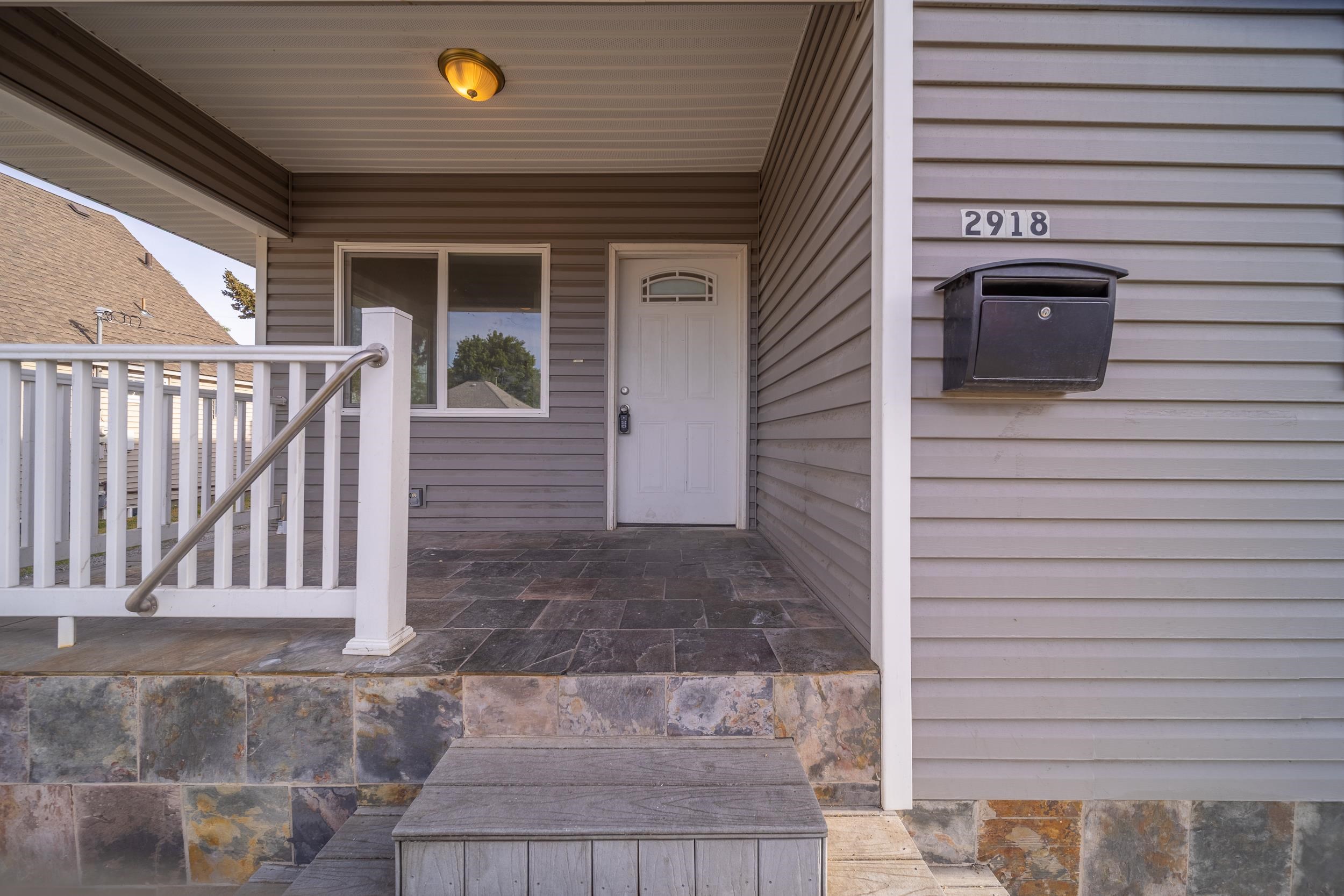2918 E SANSON Ave - Photo 4