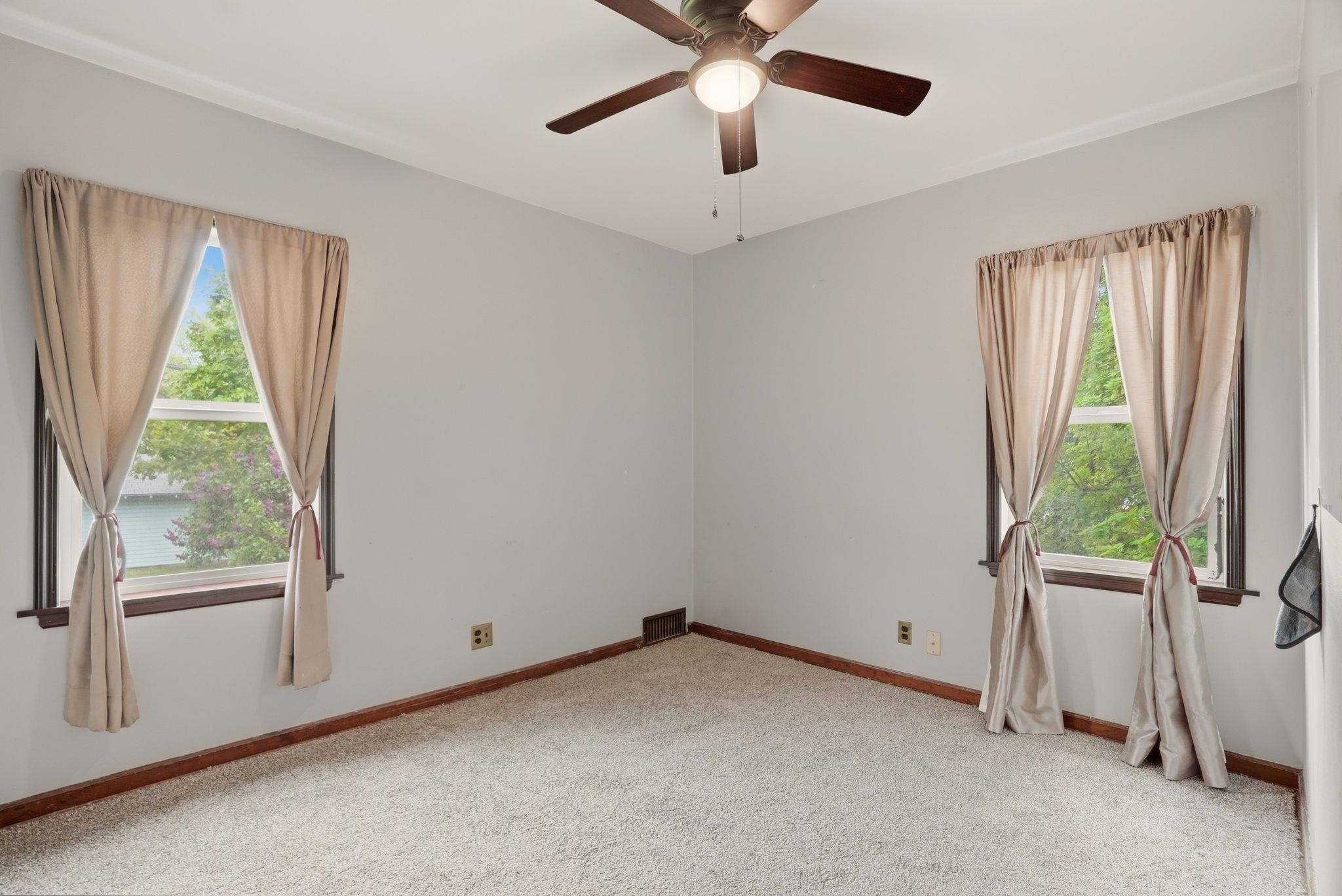 110 S Lake St - Photo 18