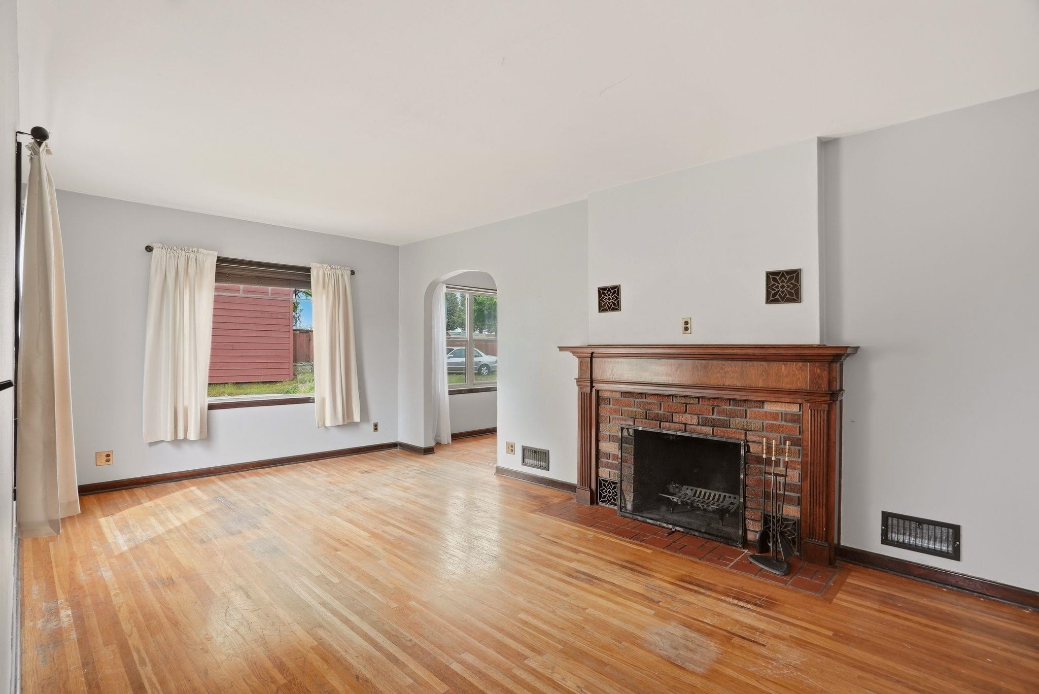 110 S Lake St - Photo 3