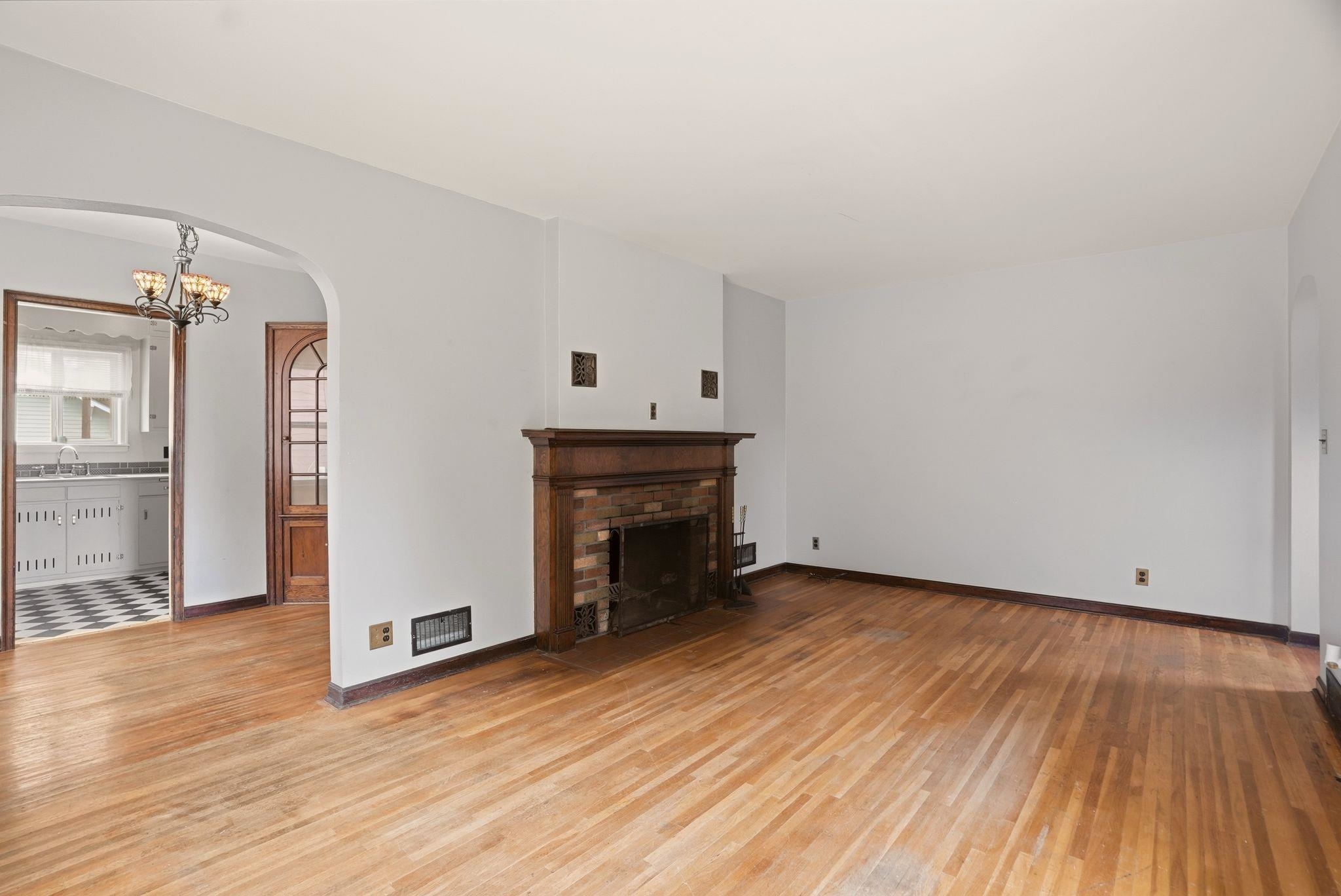 110 S Lake St - Photo 6