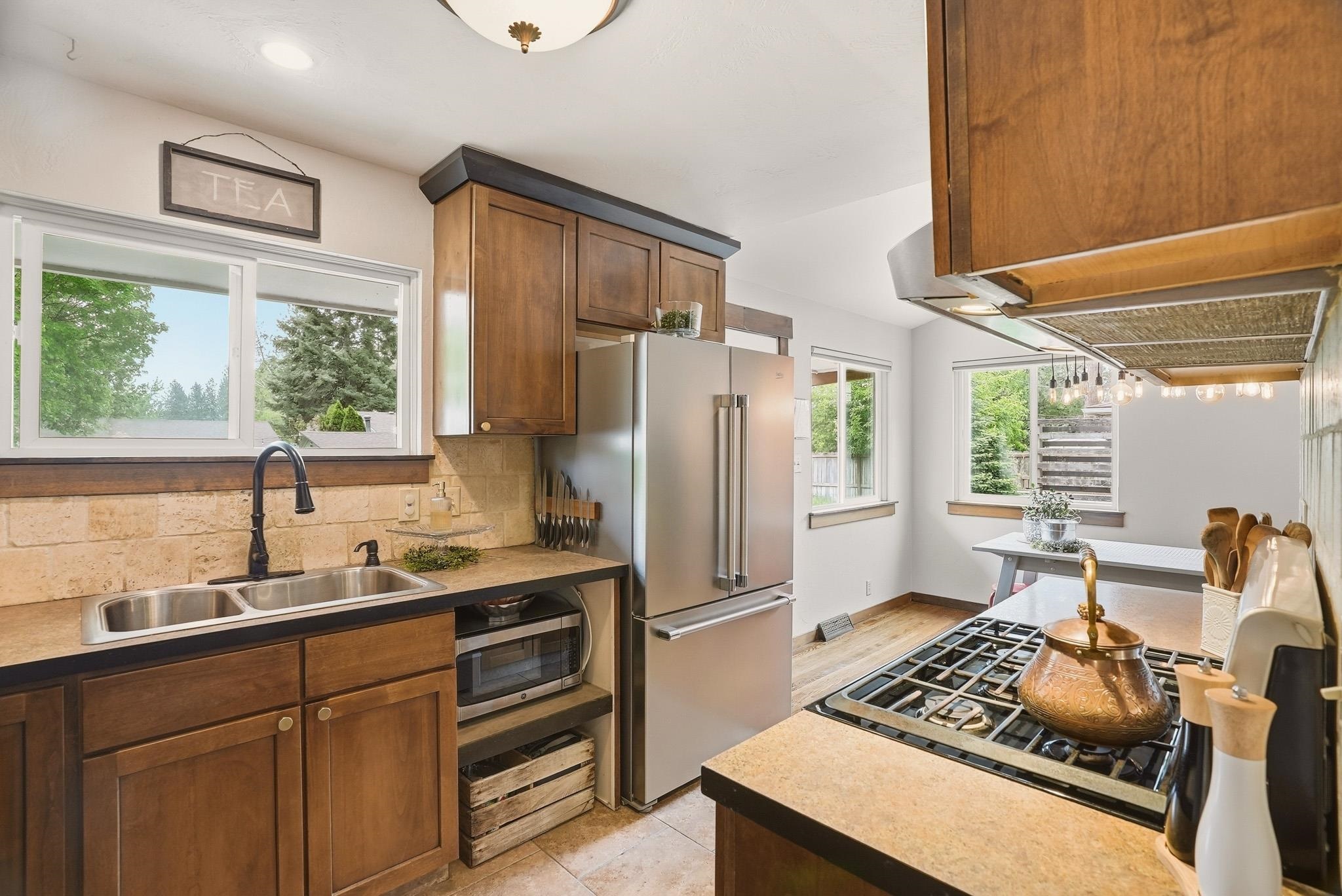 13604 E 24th Ave - Photo 10
