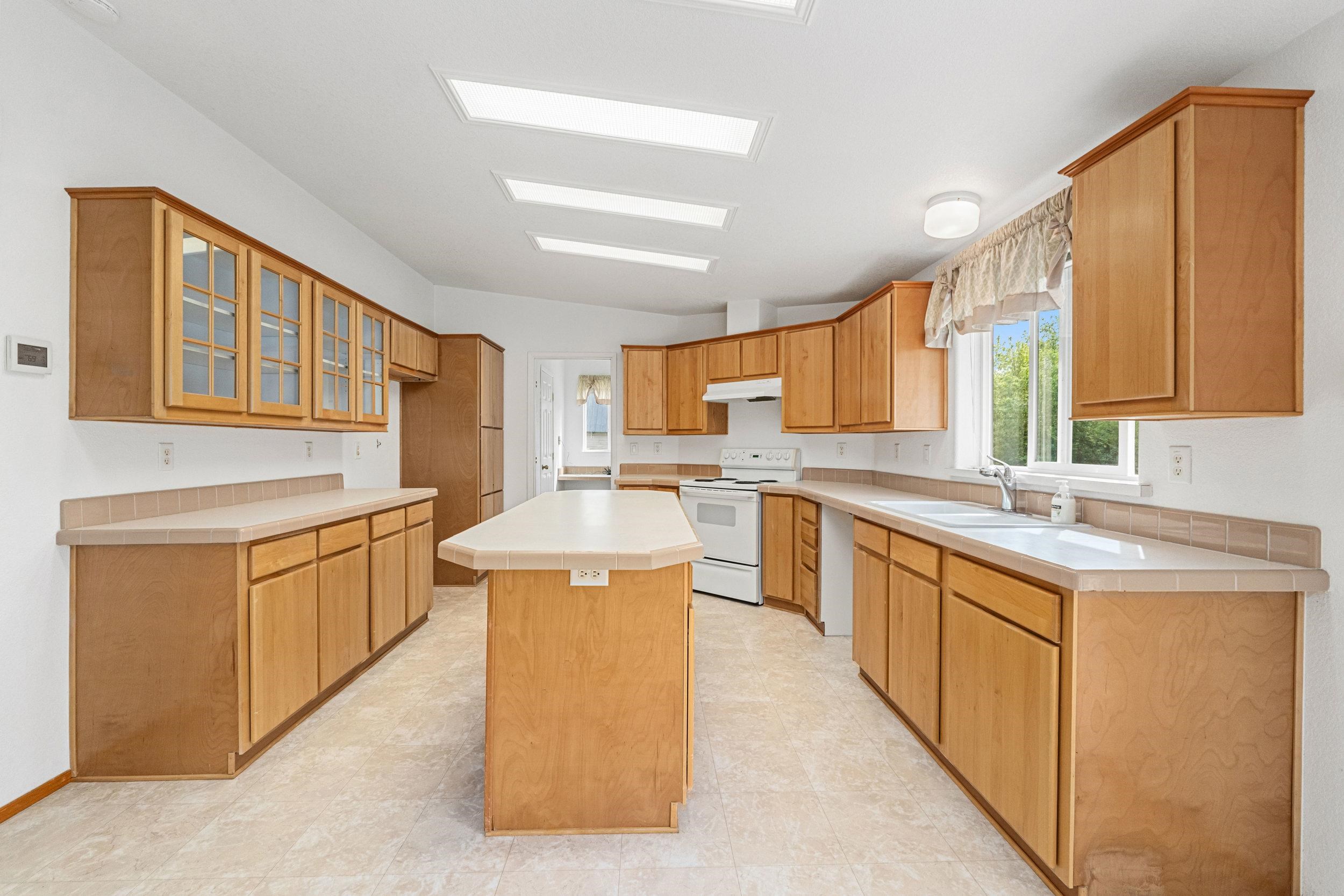 1684 Stanley Loop - Photo 2