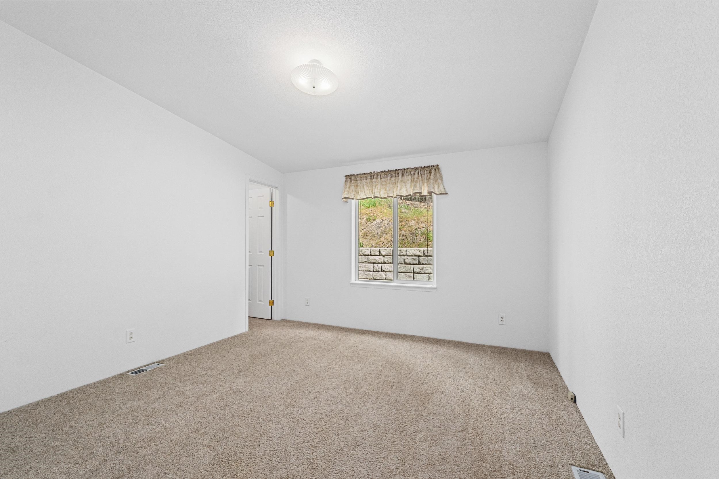 1684 Stanley Loop - Photo 12
