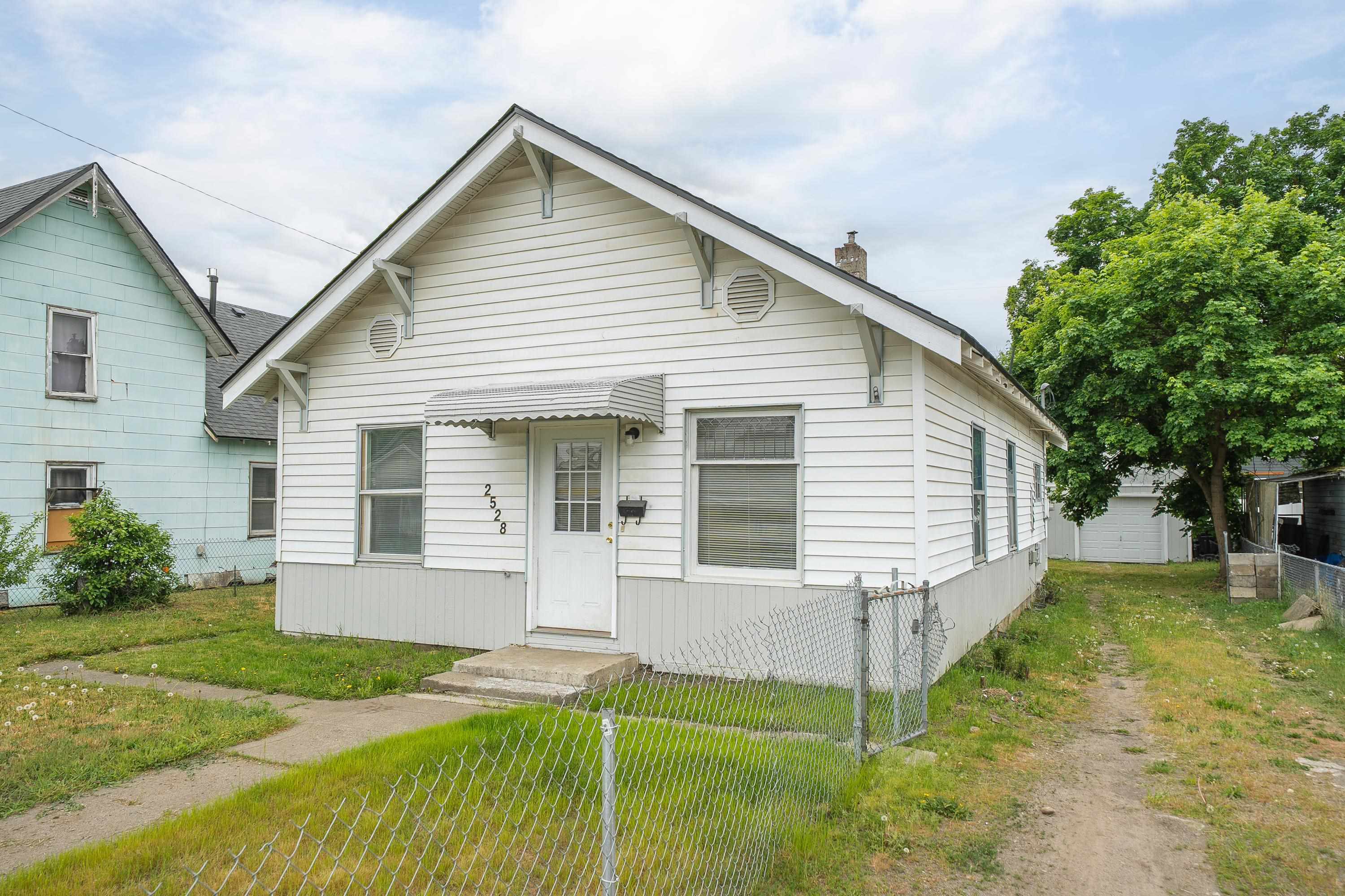 2528 E Rowan Ave - Photo 3