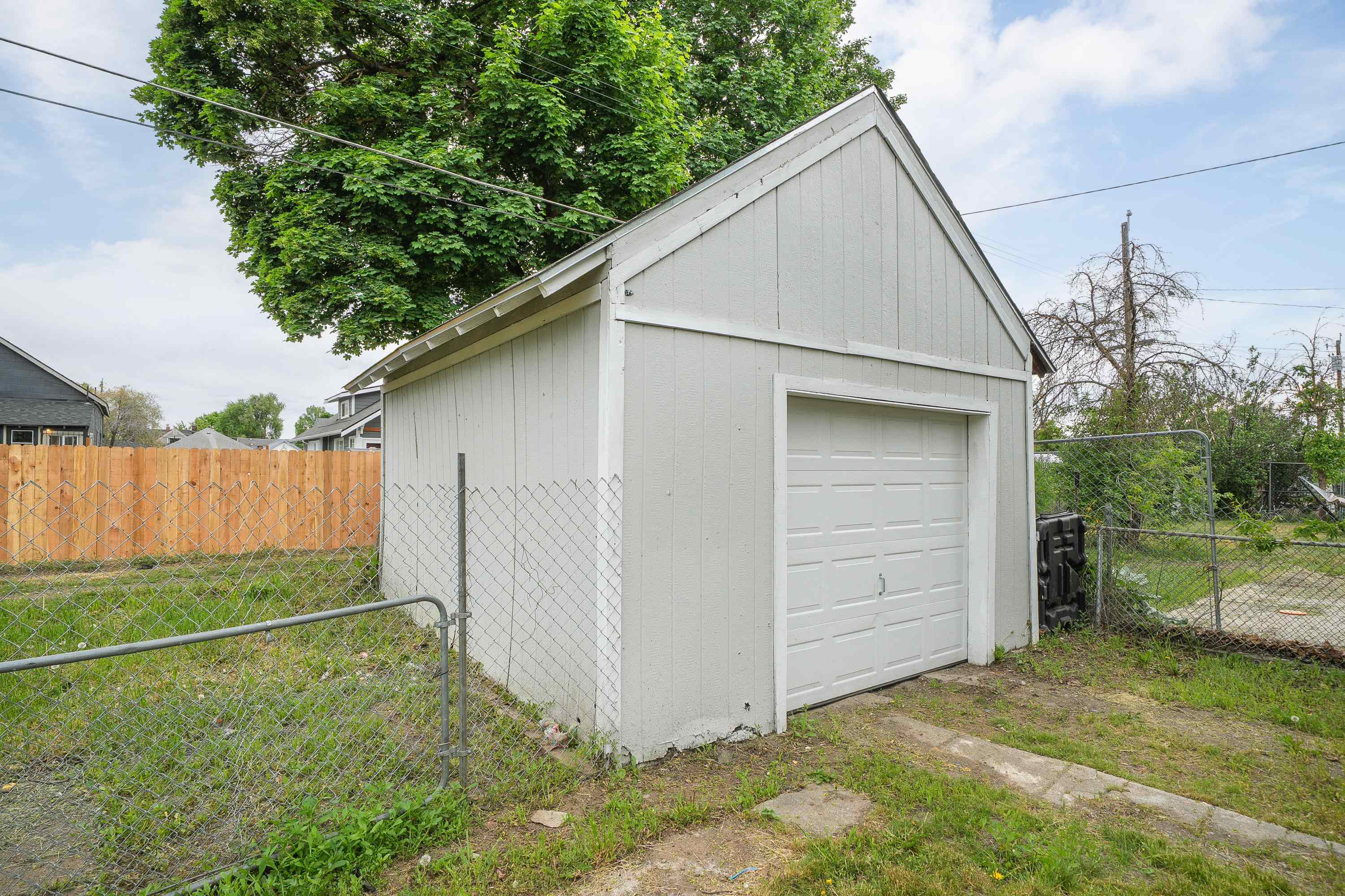 2528 E Rowan Ave - Photo 31
