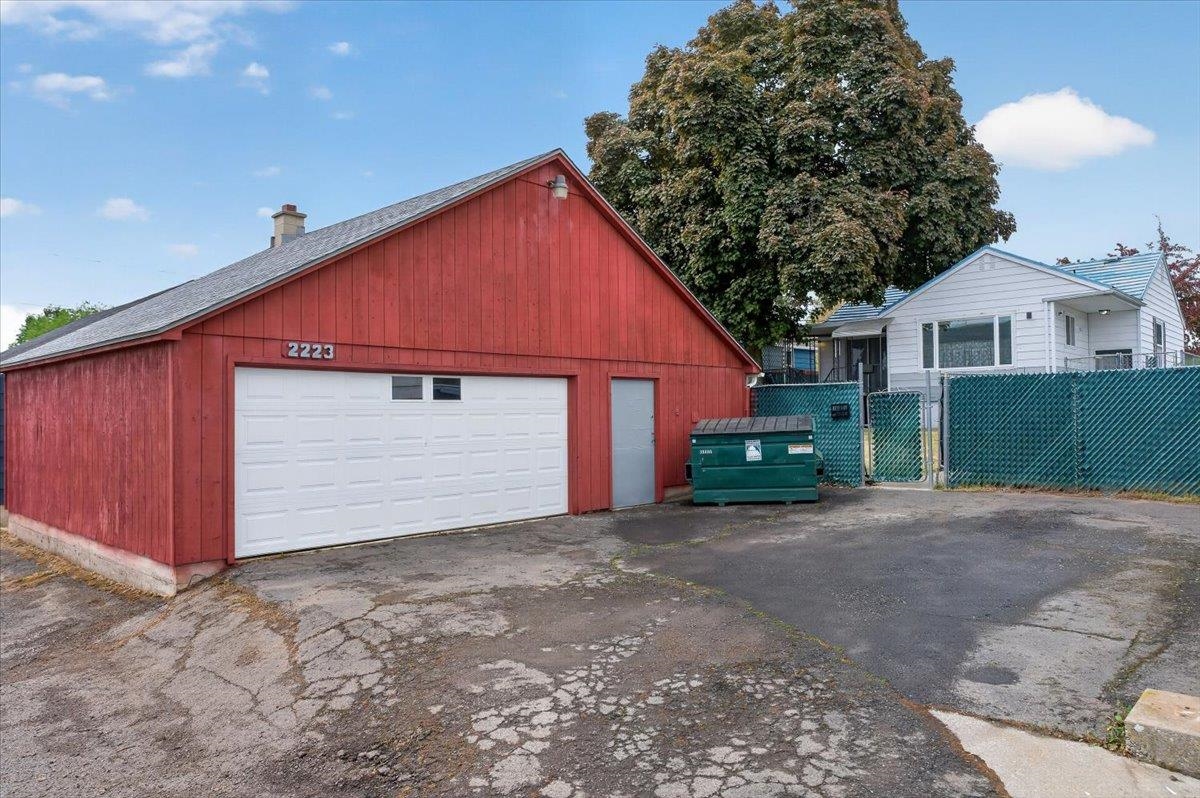 2223 W Broad Ave - Photo 39